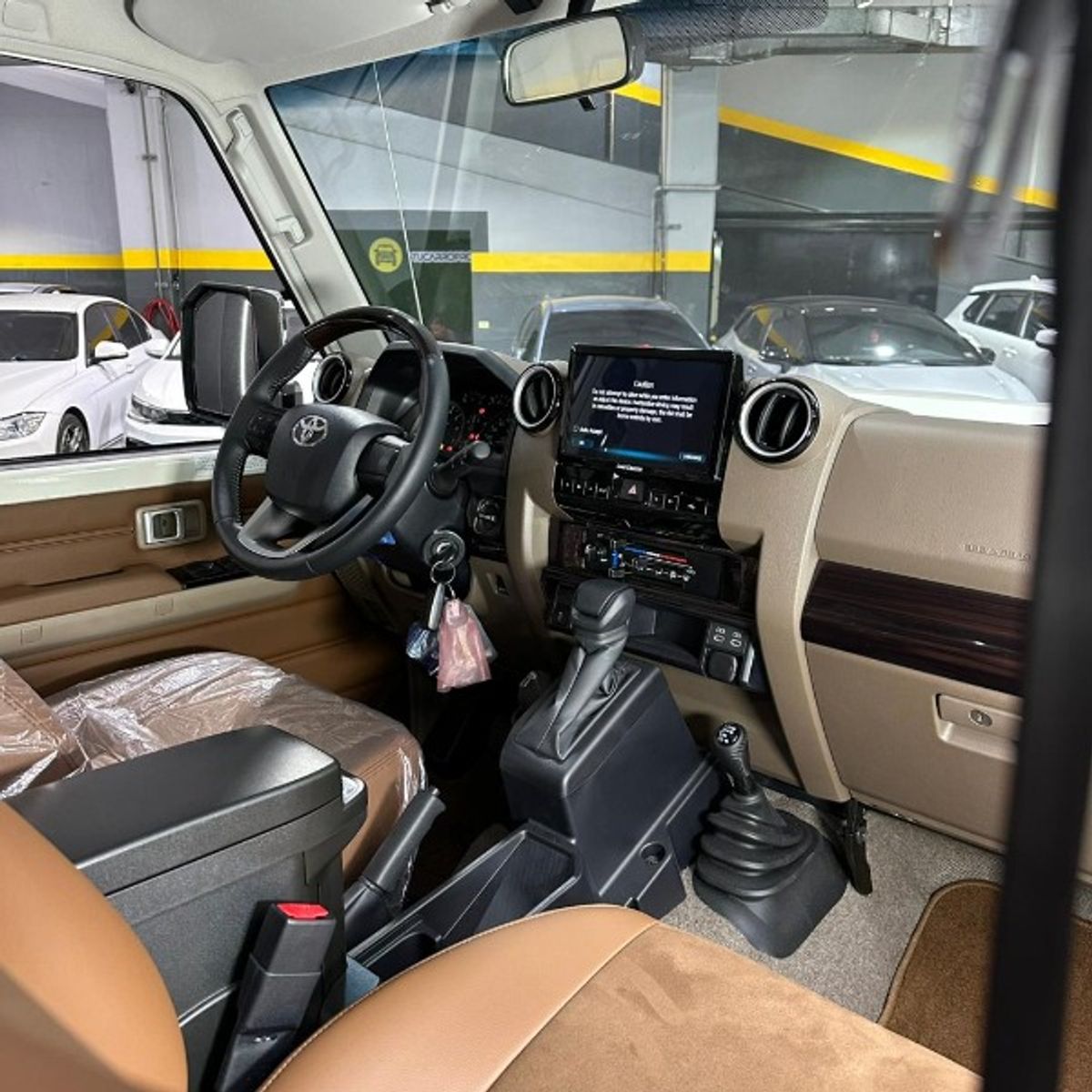 Foto 11 de Toyota Land Cruiser 76  40 aniversario 