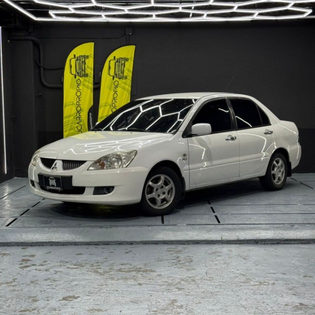 Foto 1 de Mitsubishi Lancer GLX