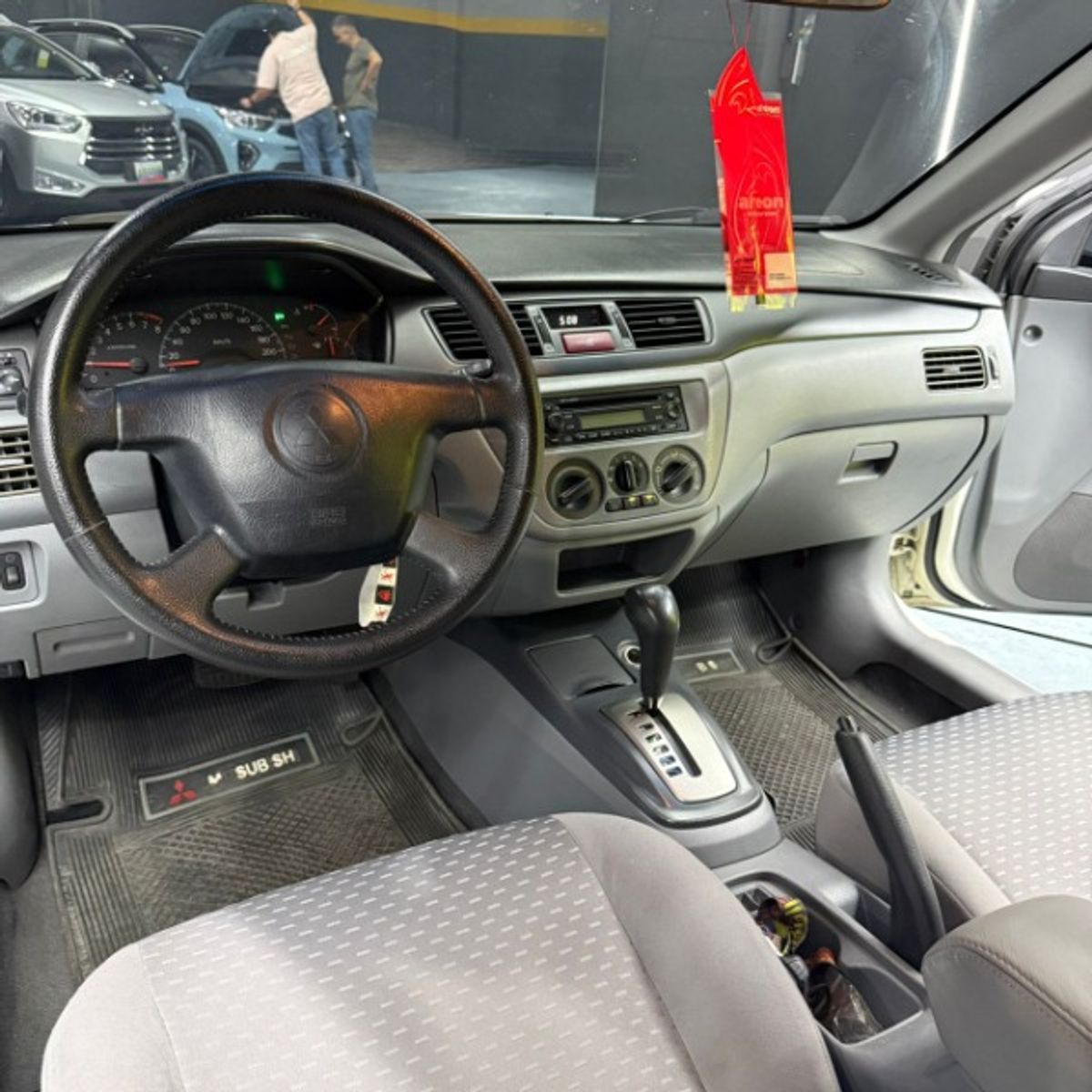 Foto 7 de Mitsubishi Lancer GLX