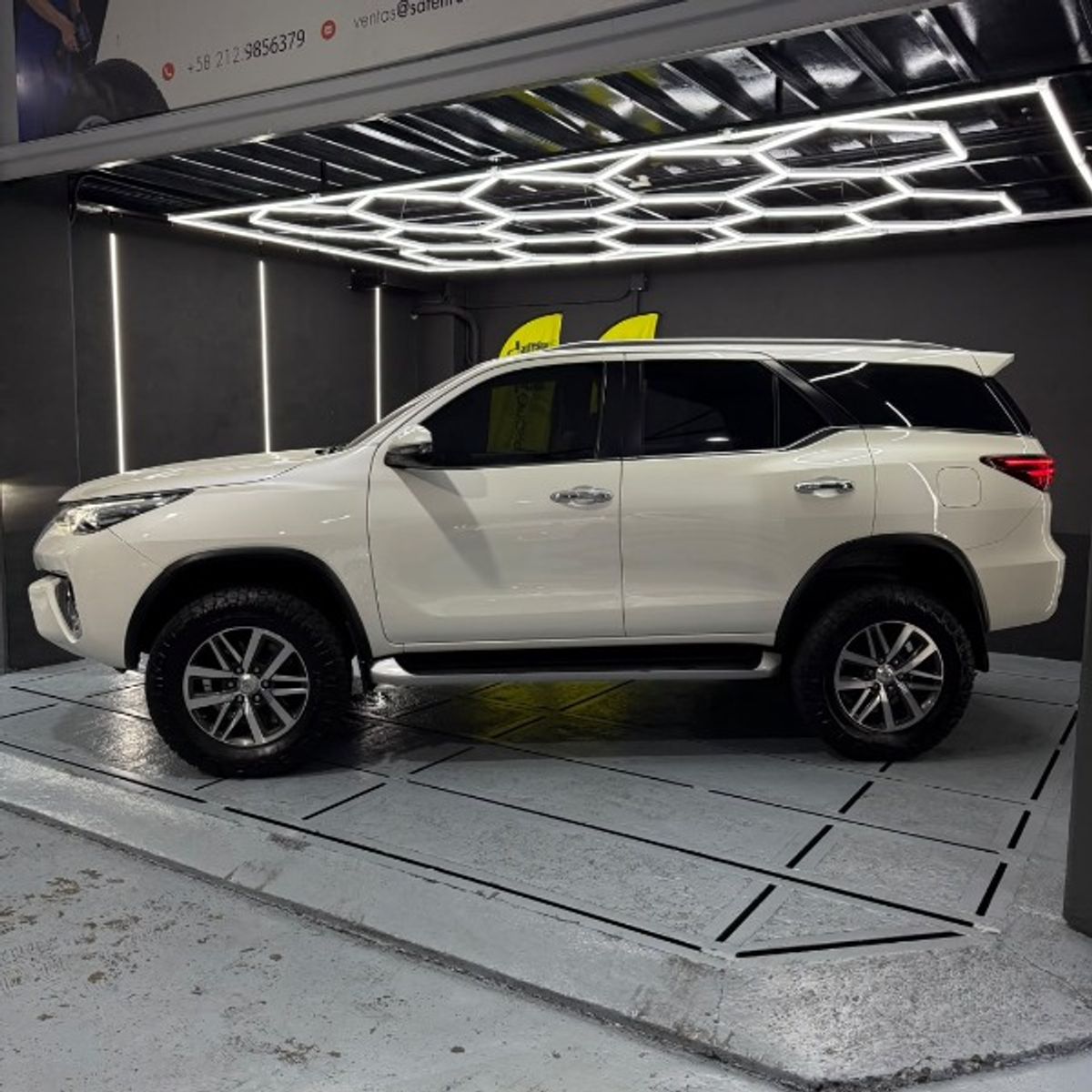Foto 2 de Toyota Fortuner Dubai