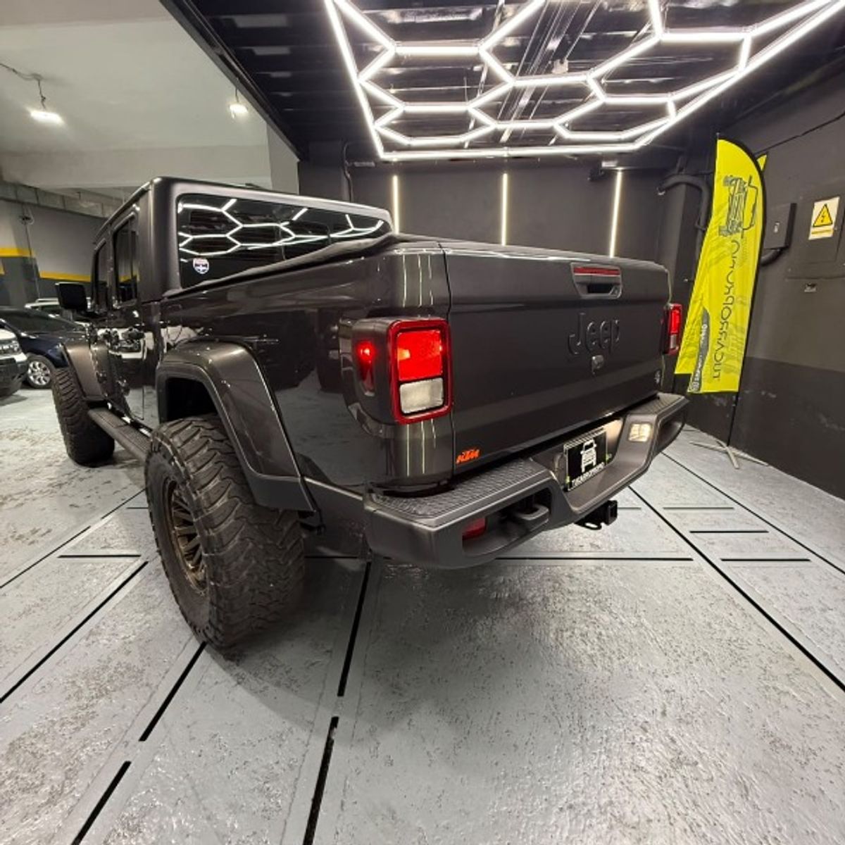 Foto 5 de Jeep Gladiator Sport
