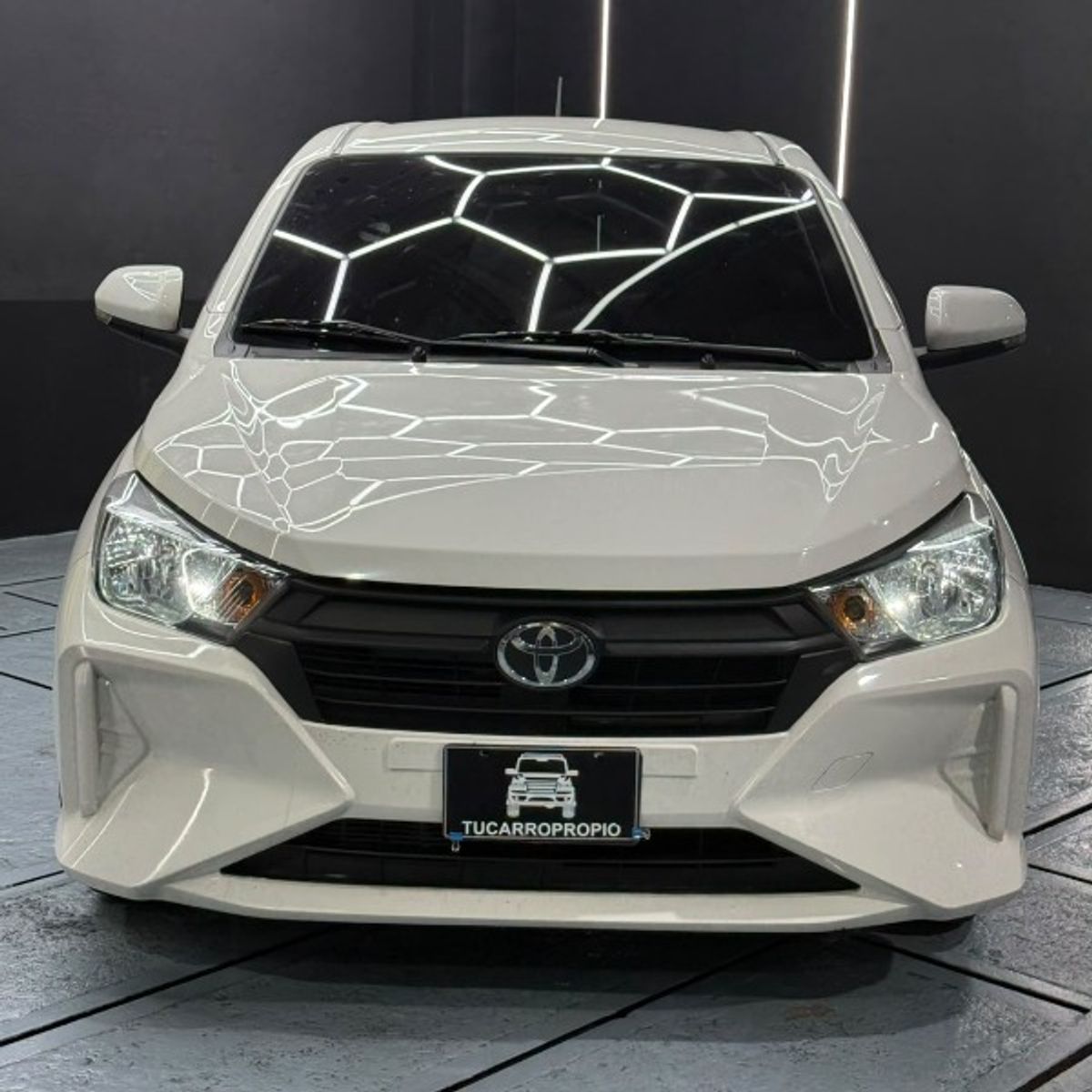 Foto 2 de Toyota Agya G