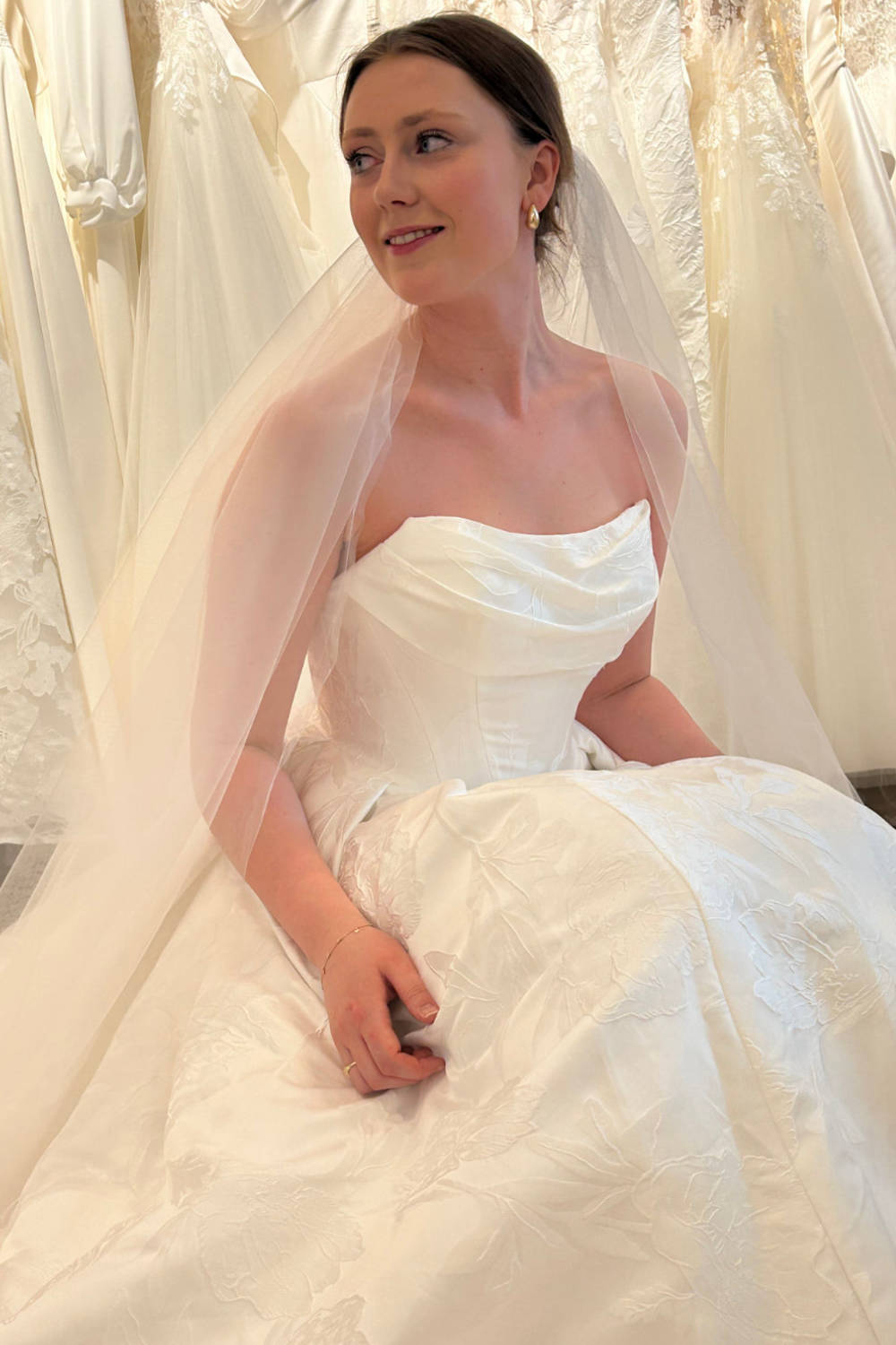 Brudehuset Tromsø Våre brudekjoler