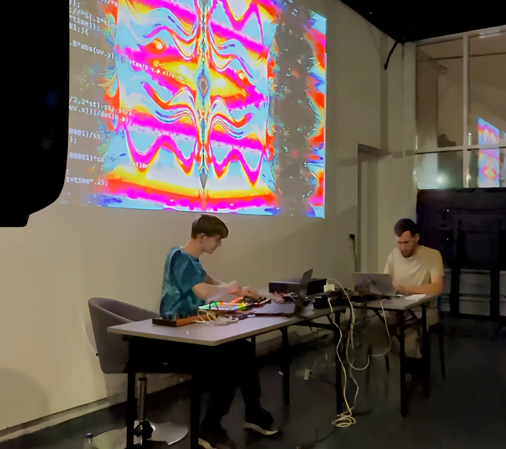 Algorithmic light and sound improvisation at the TIMECODE conference in Yekaterinburg