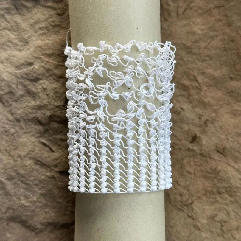 Droplet spiral stitch, high-pitch side