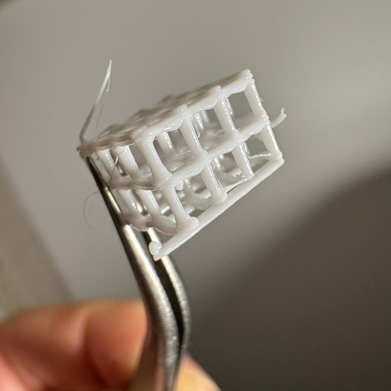 Stem cube with straight travels