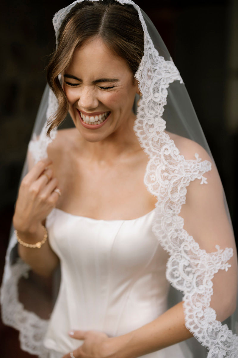 Wedding veil or no veil? The pros and cons. | Ivory Tribe Wedding veil or no veil? The pros and cons. | Ivory Tribe