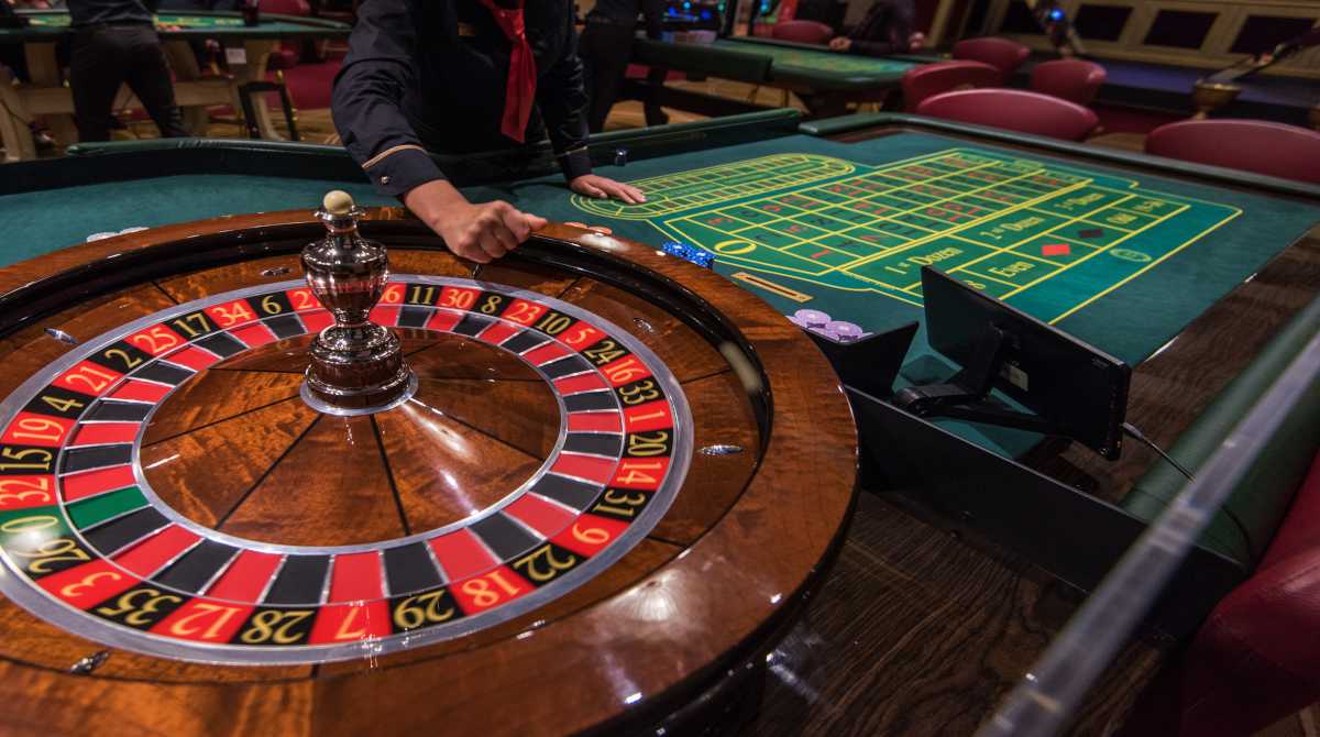 A digital roulette wheel and betting table.