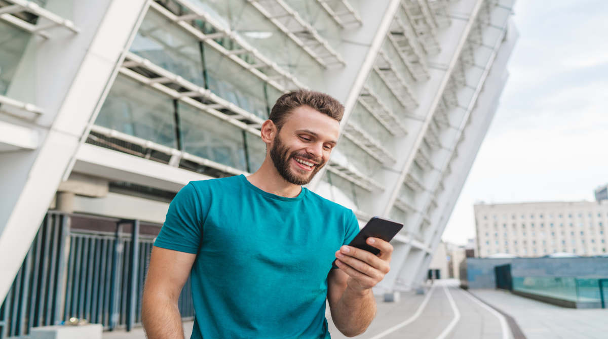 A graphic illustrating the benefits of using eChecks at online casinos.