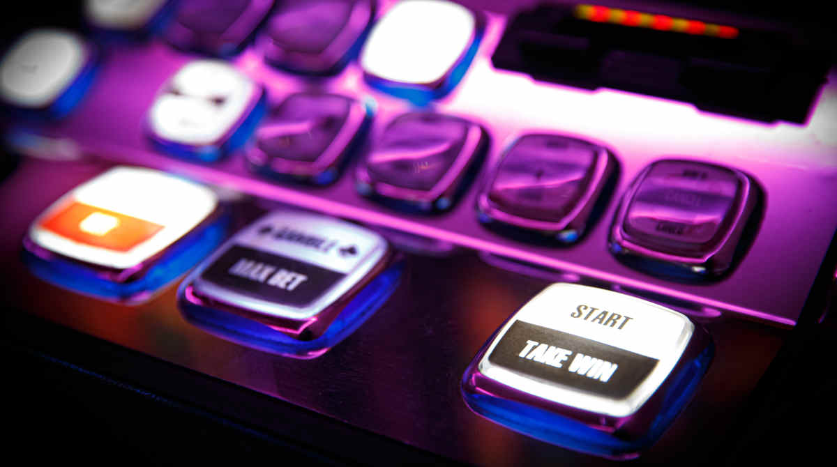 Close-up of a royal flush hand on a video poker screen.