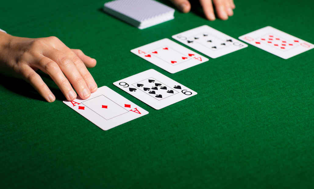 Calculating the total number of outs for a combination draw in poker