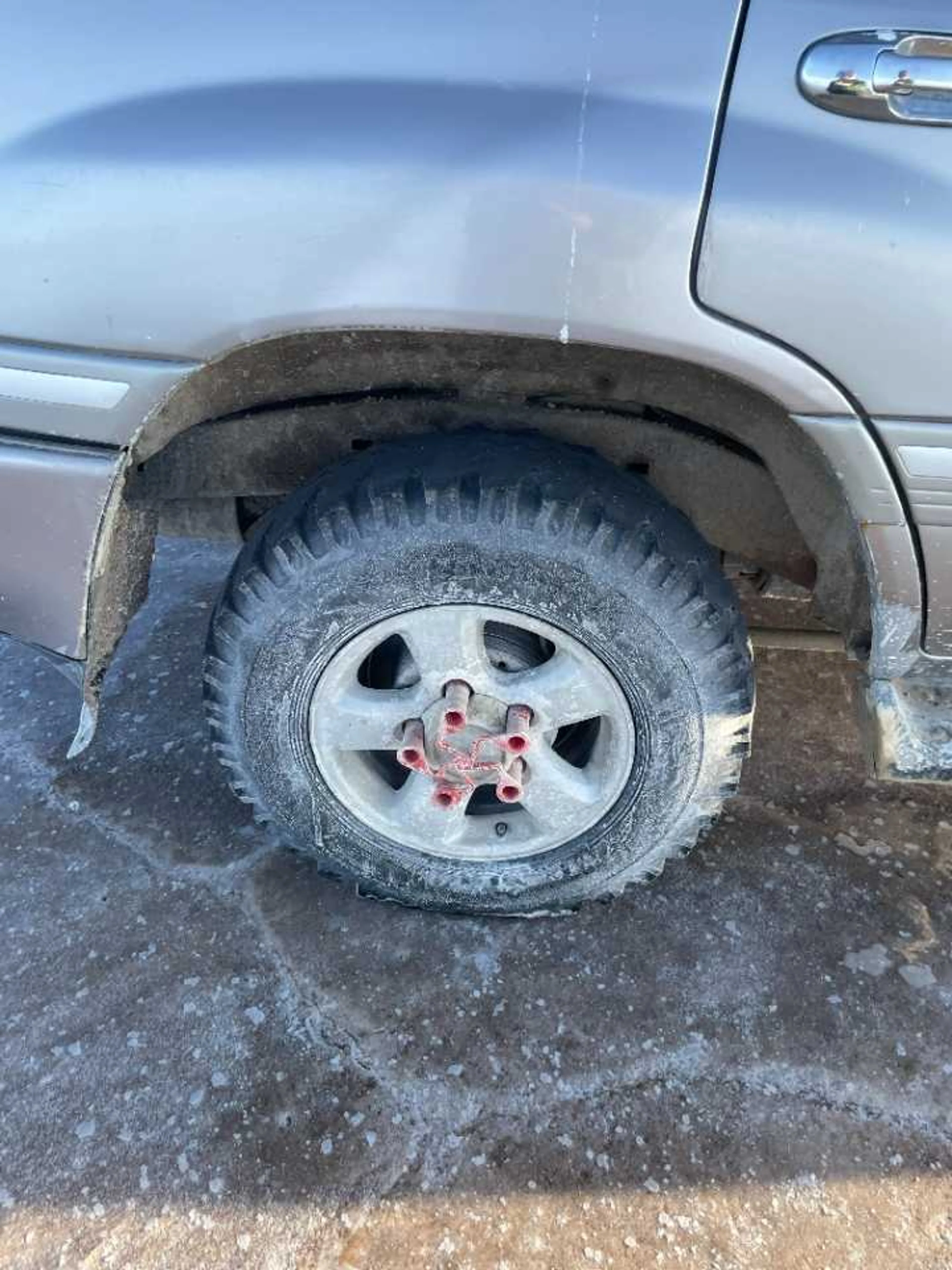 タイヤの寿命やばそう