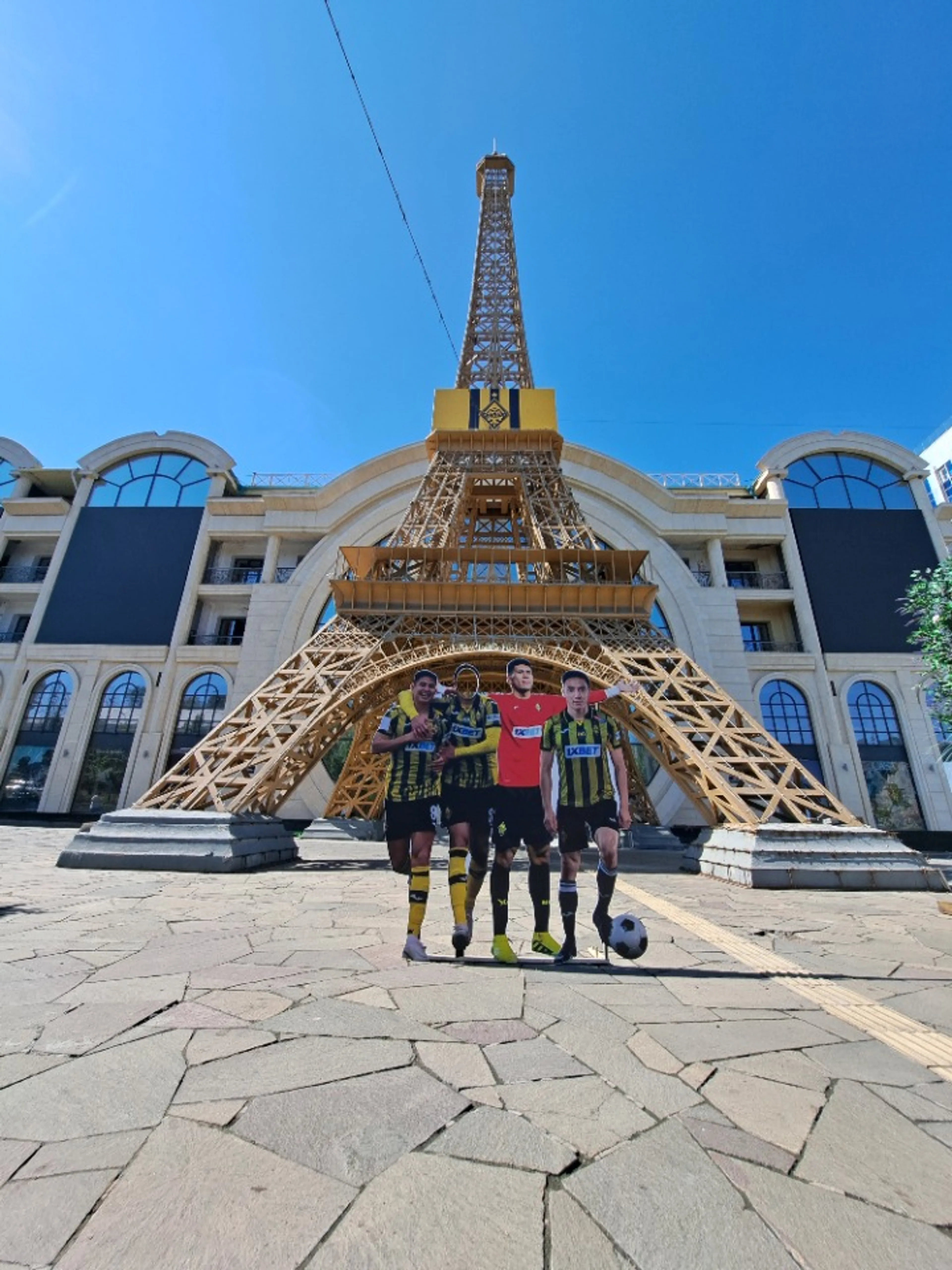 アルマトゥイにエッフェル塔あったわ