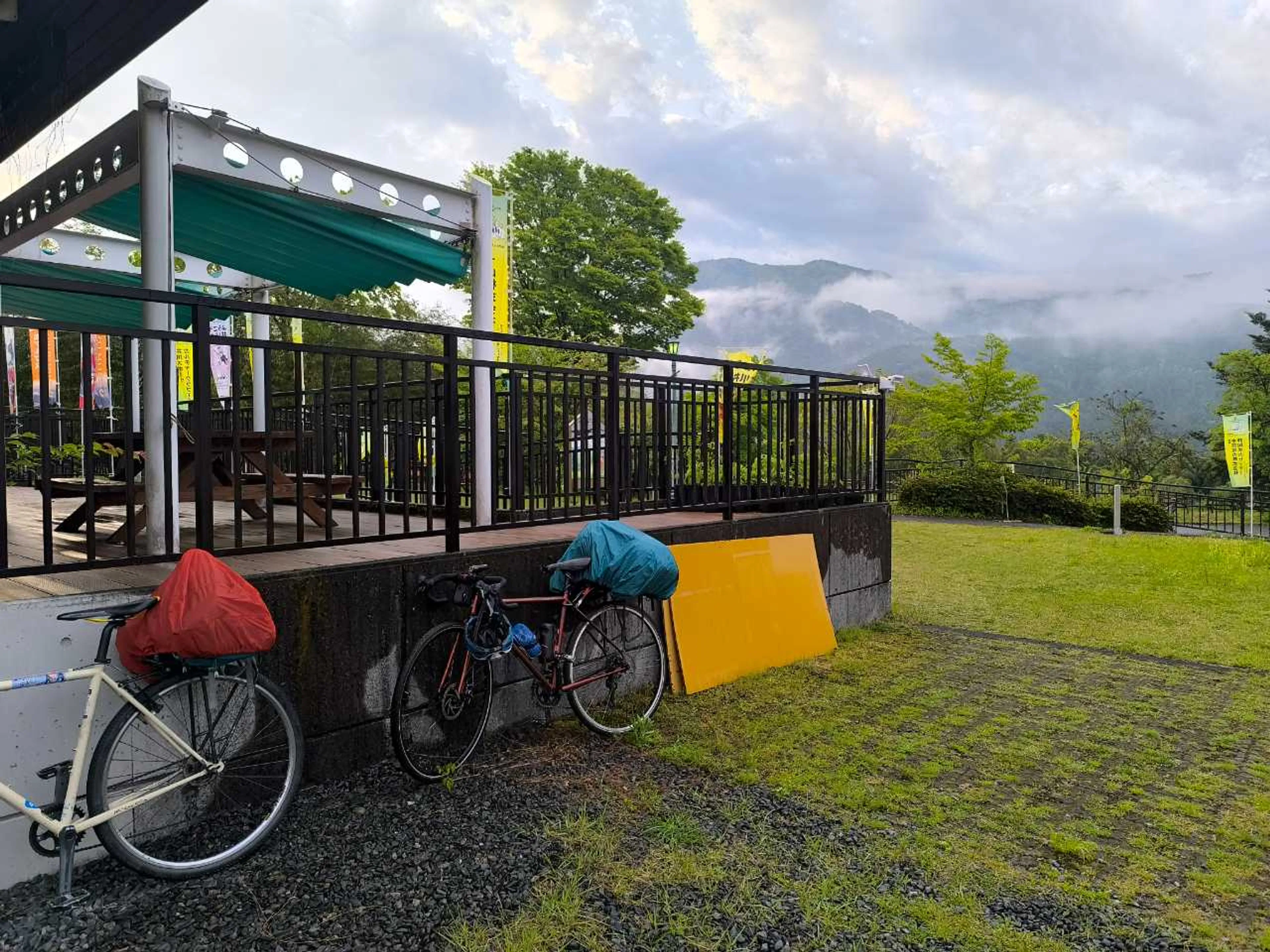 未明に雨降って晴れた。おはようございます