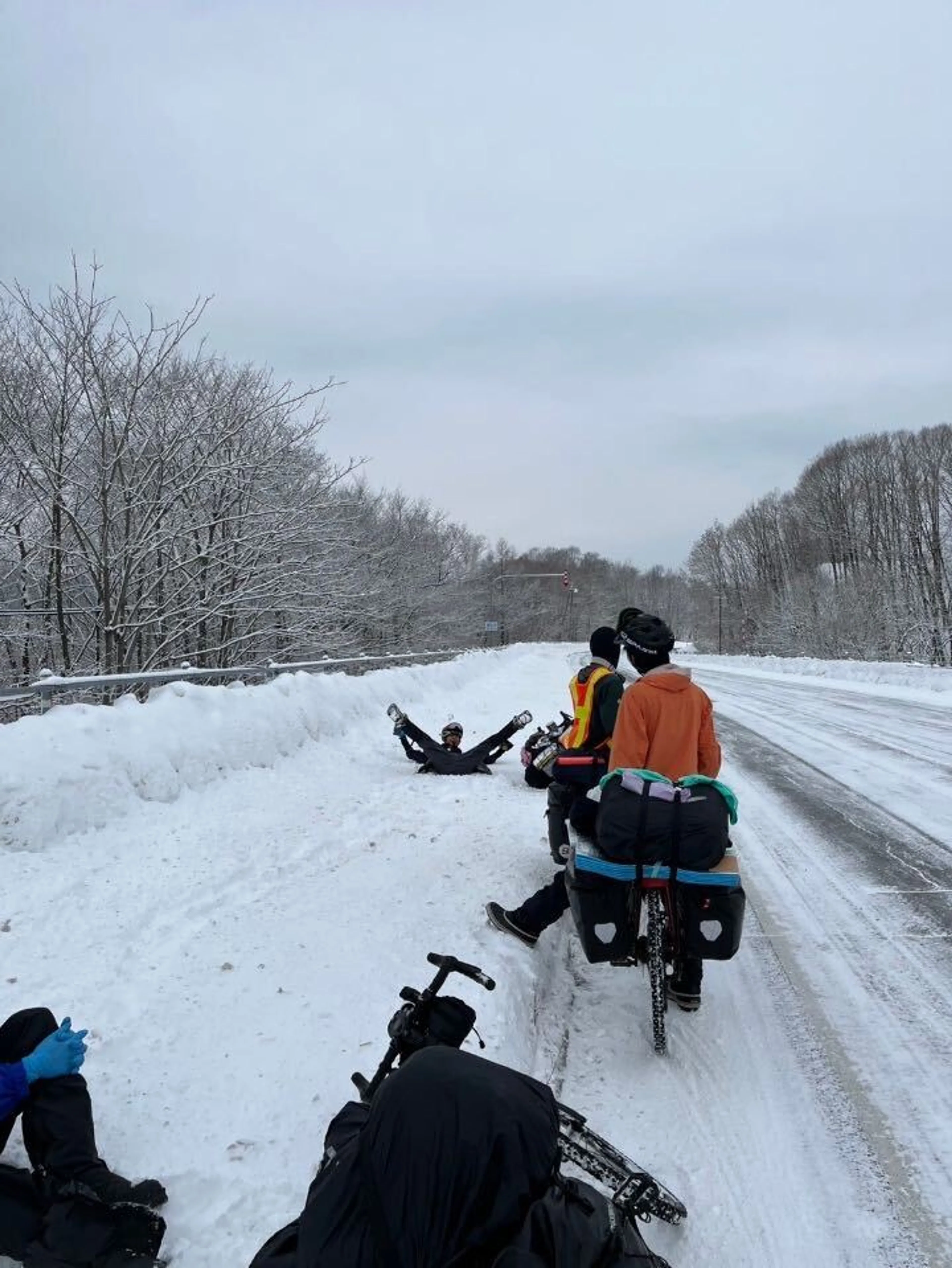 お決まりのパフォーマンスタイム