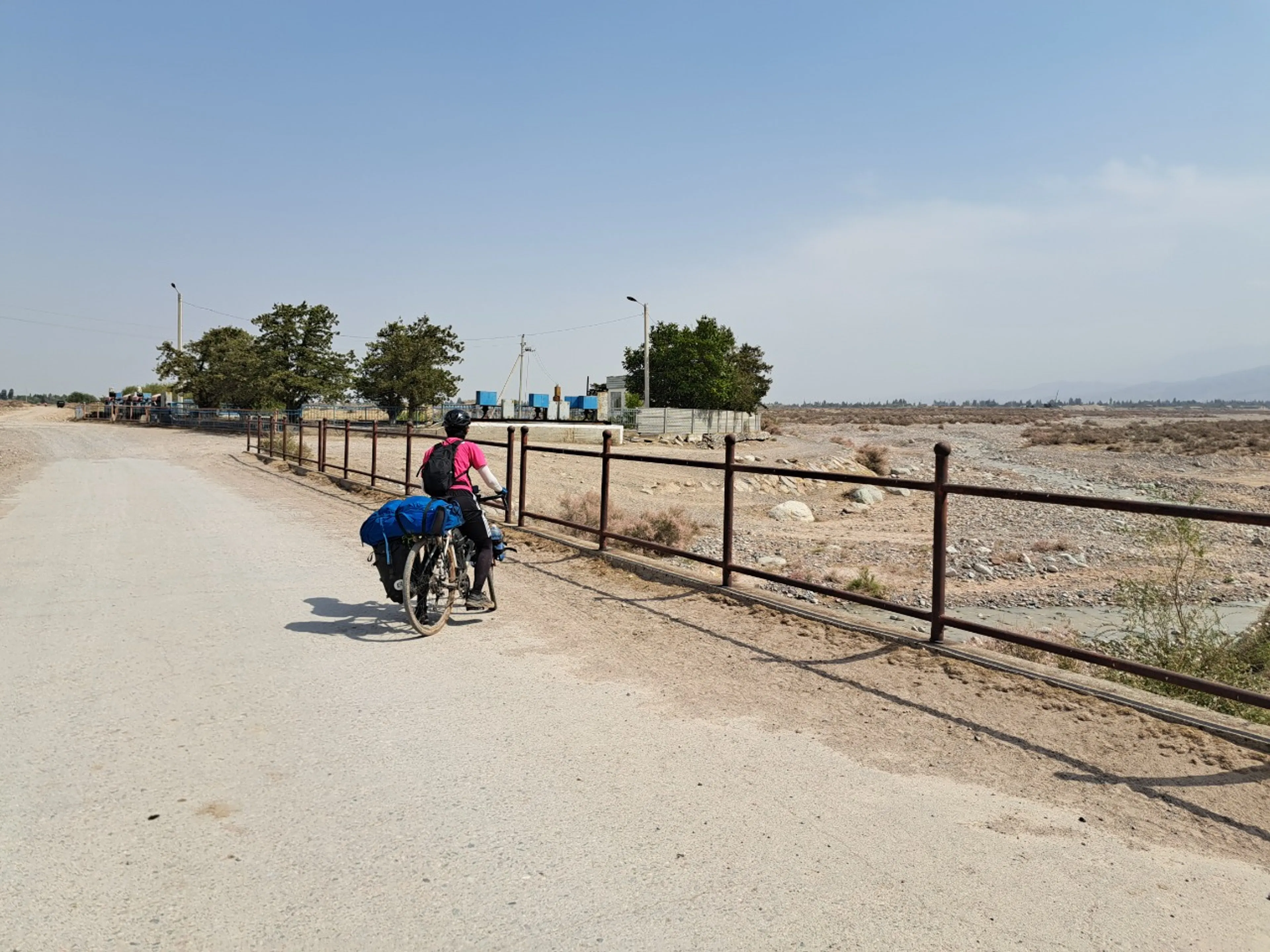 ひどすぎる道に疲れる