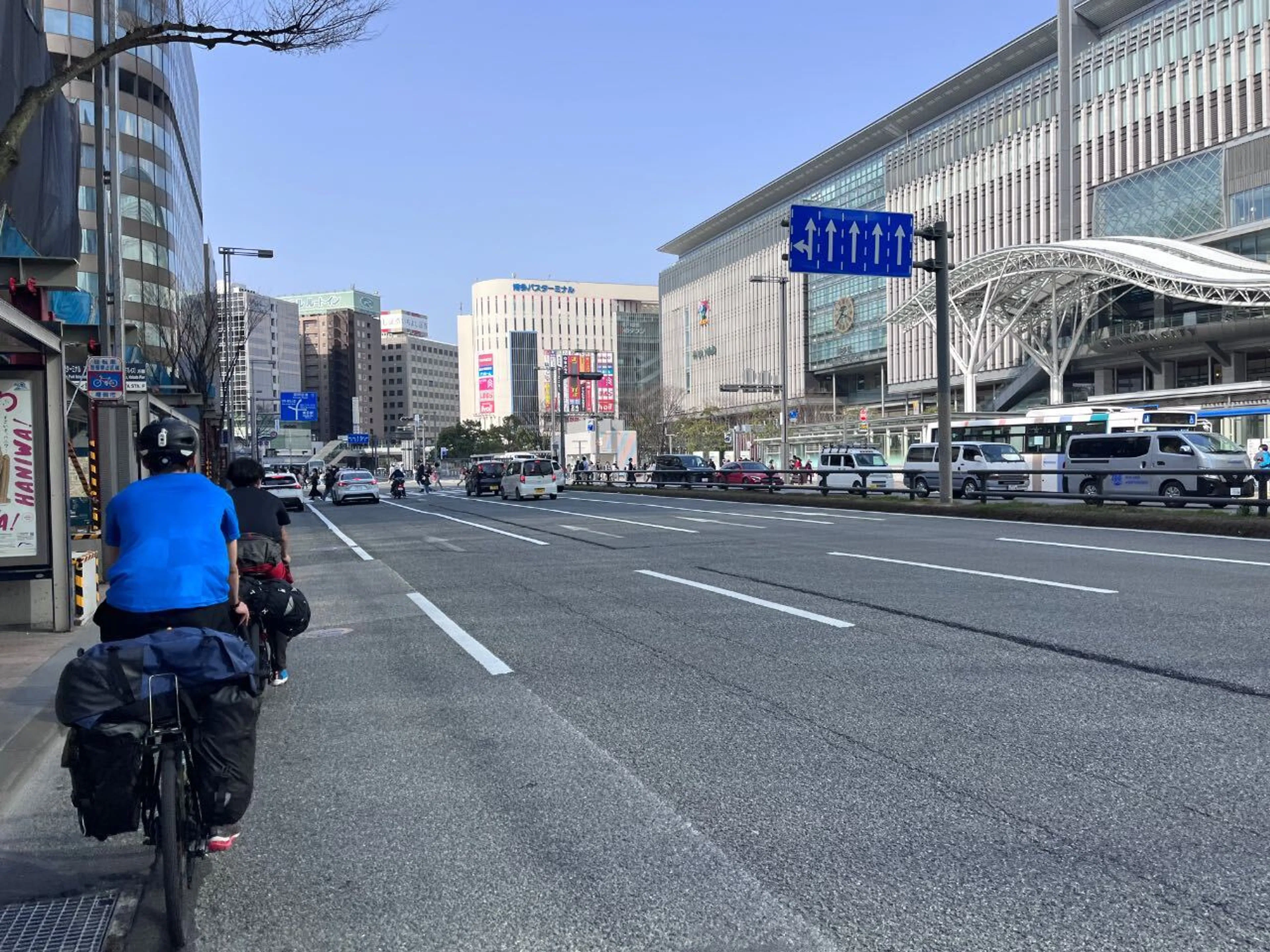 博多駅もデカい