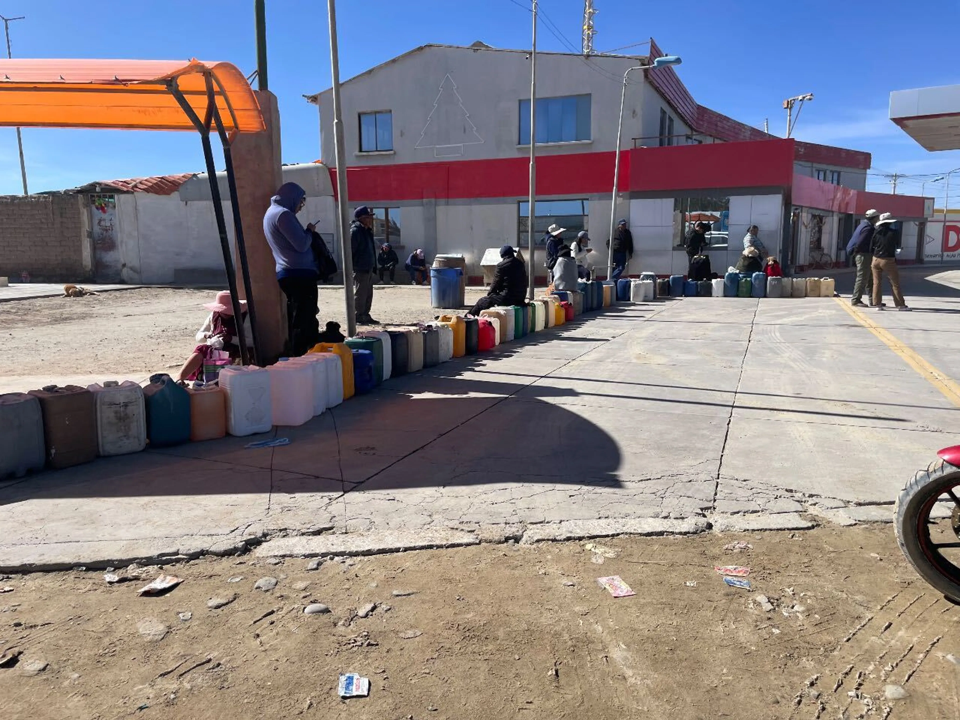 ガソリン買う列