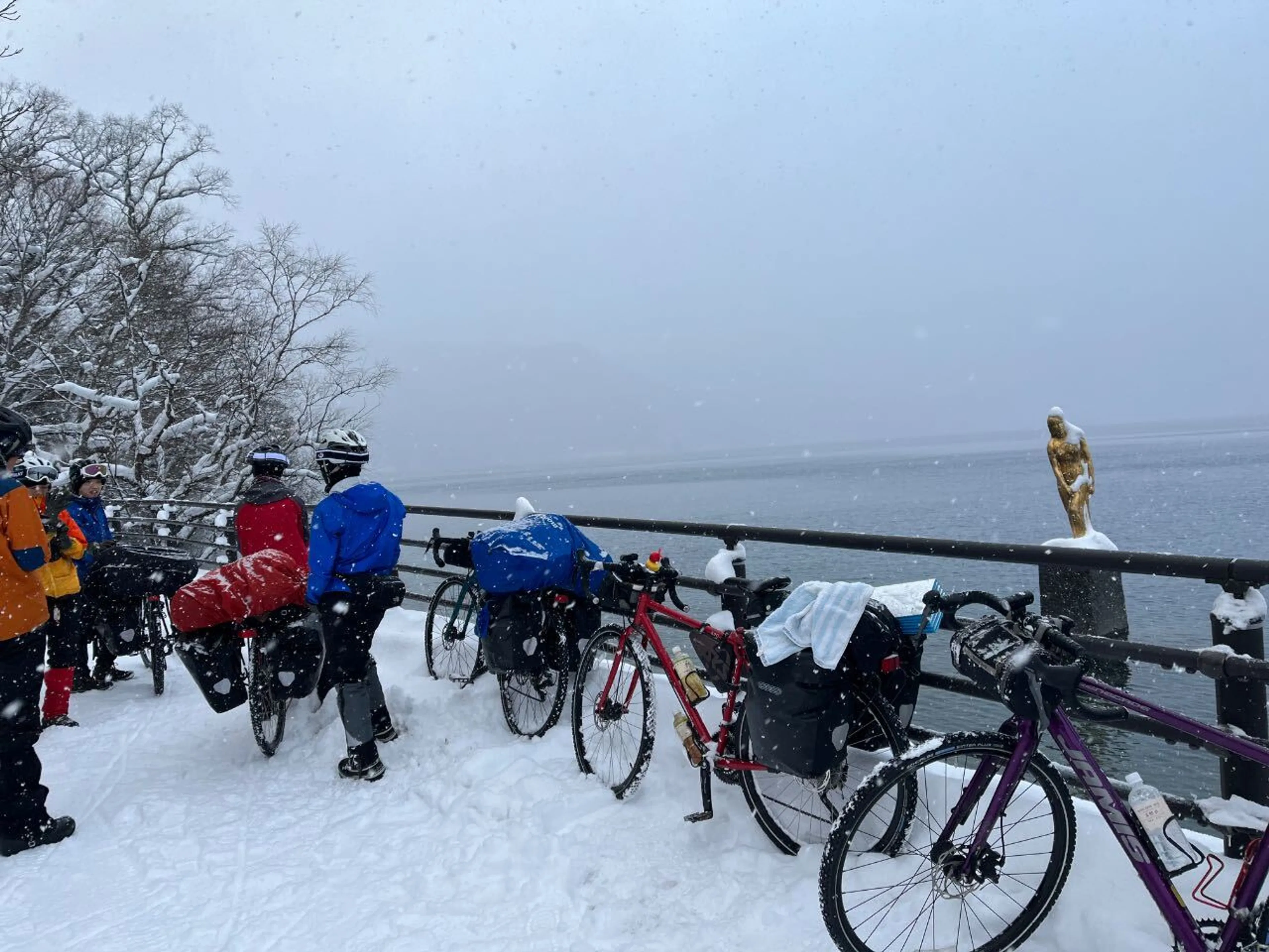 たつこ像ちっさかった