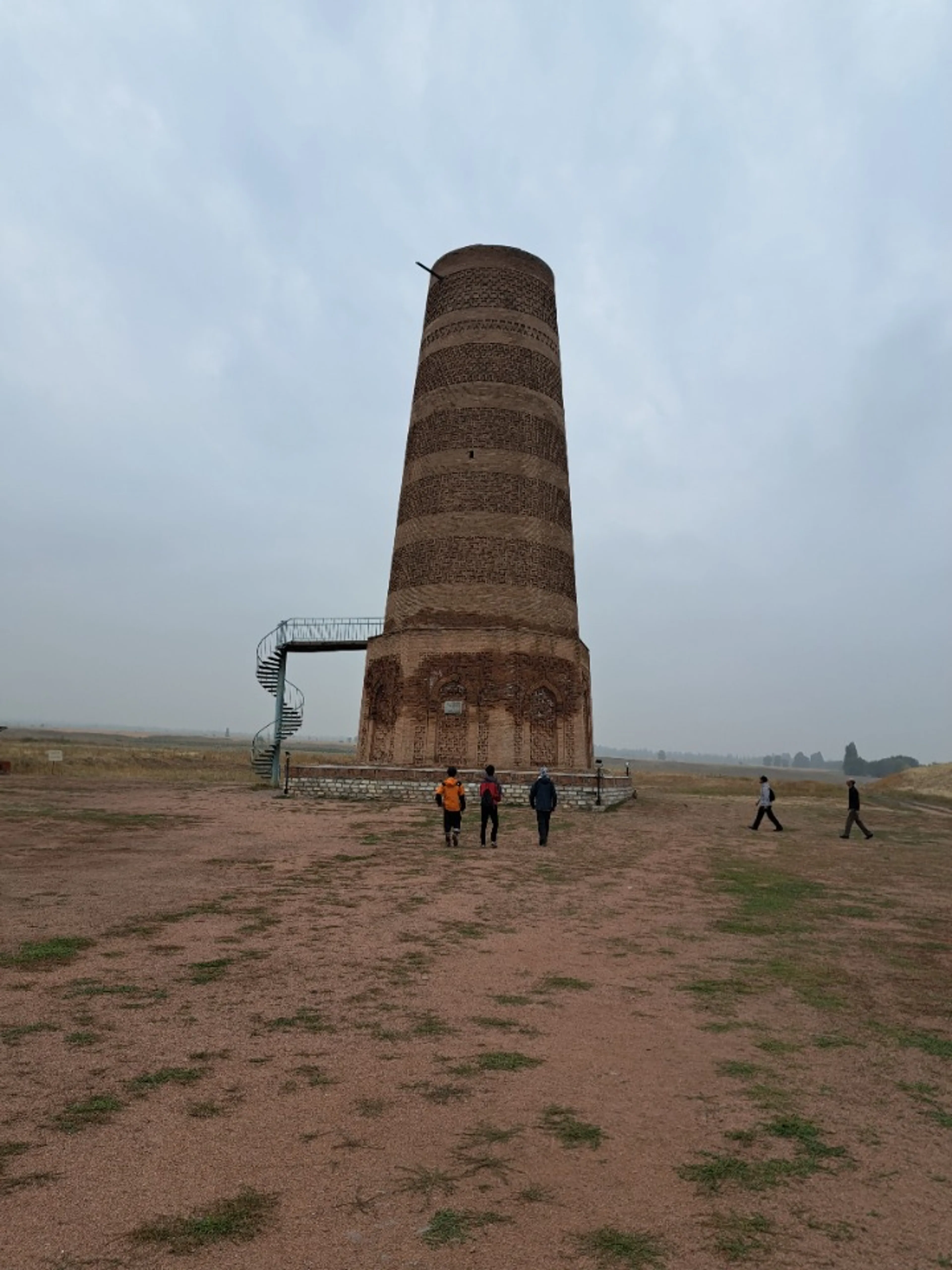 ブラハの塔。雨っぽい