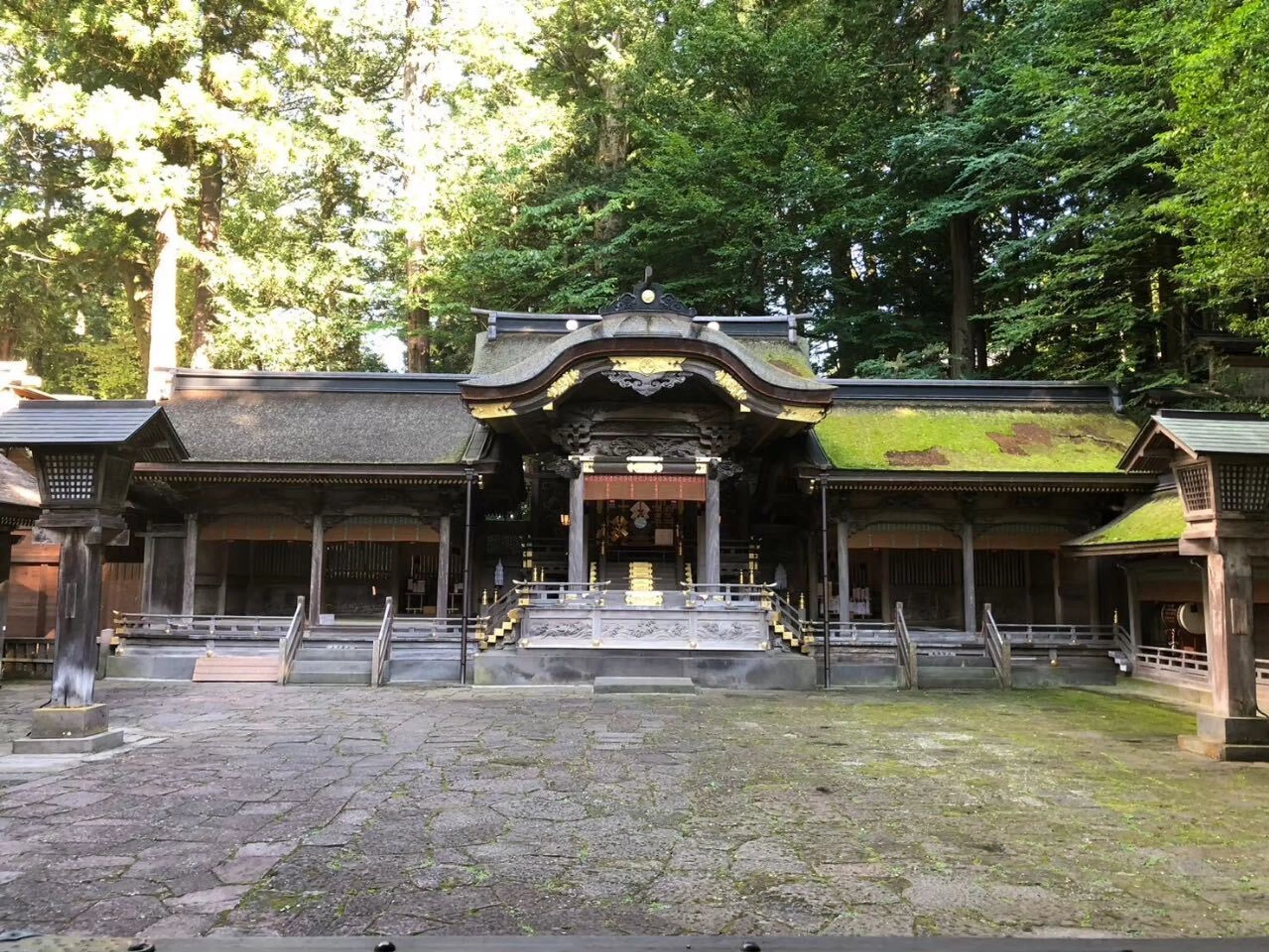 諏訪神社本宮