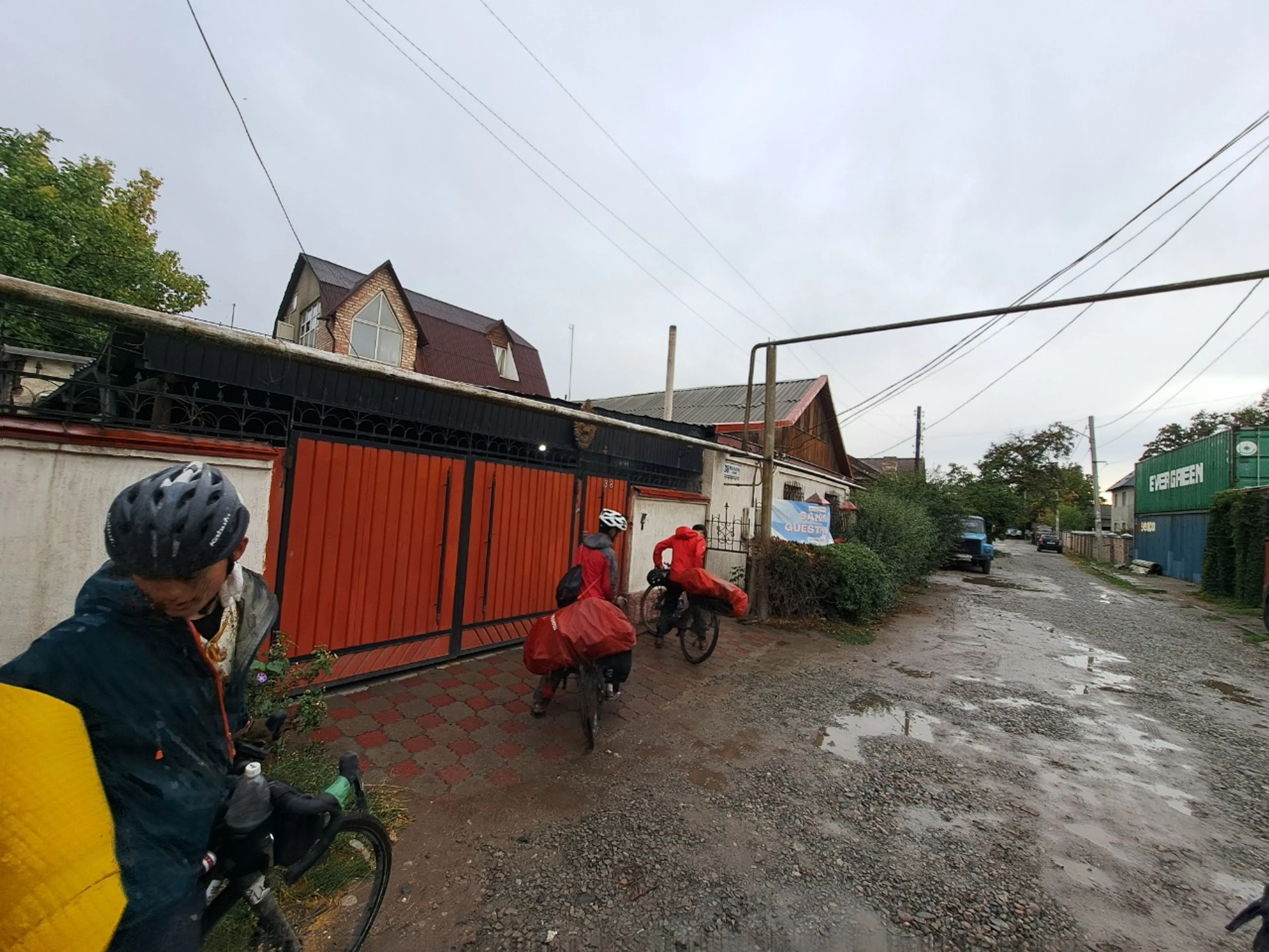 ビシュケクの宿に帰ってきたー！安心感