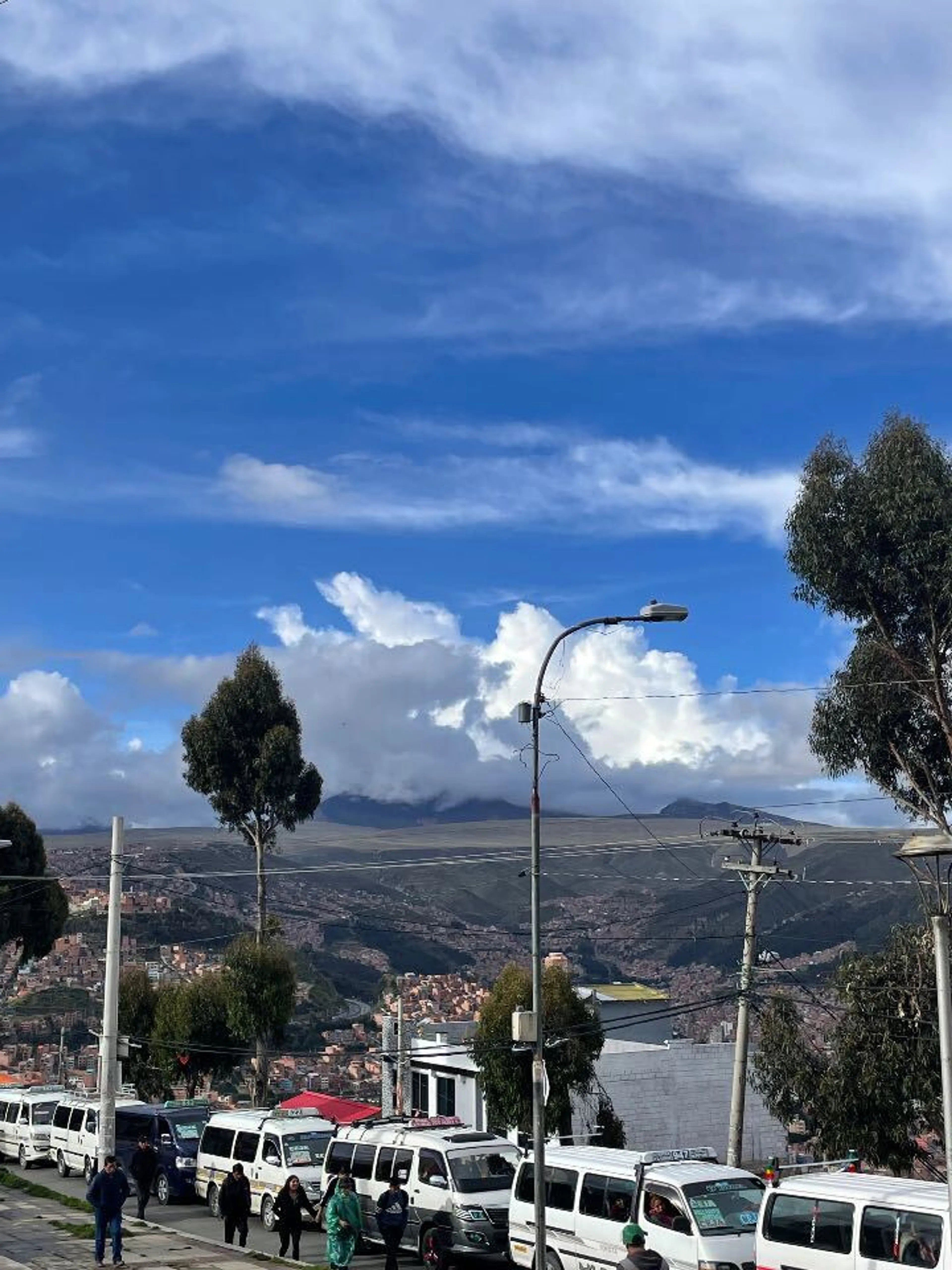 雲に隠れてるけどワイナポトシがあるはず