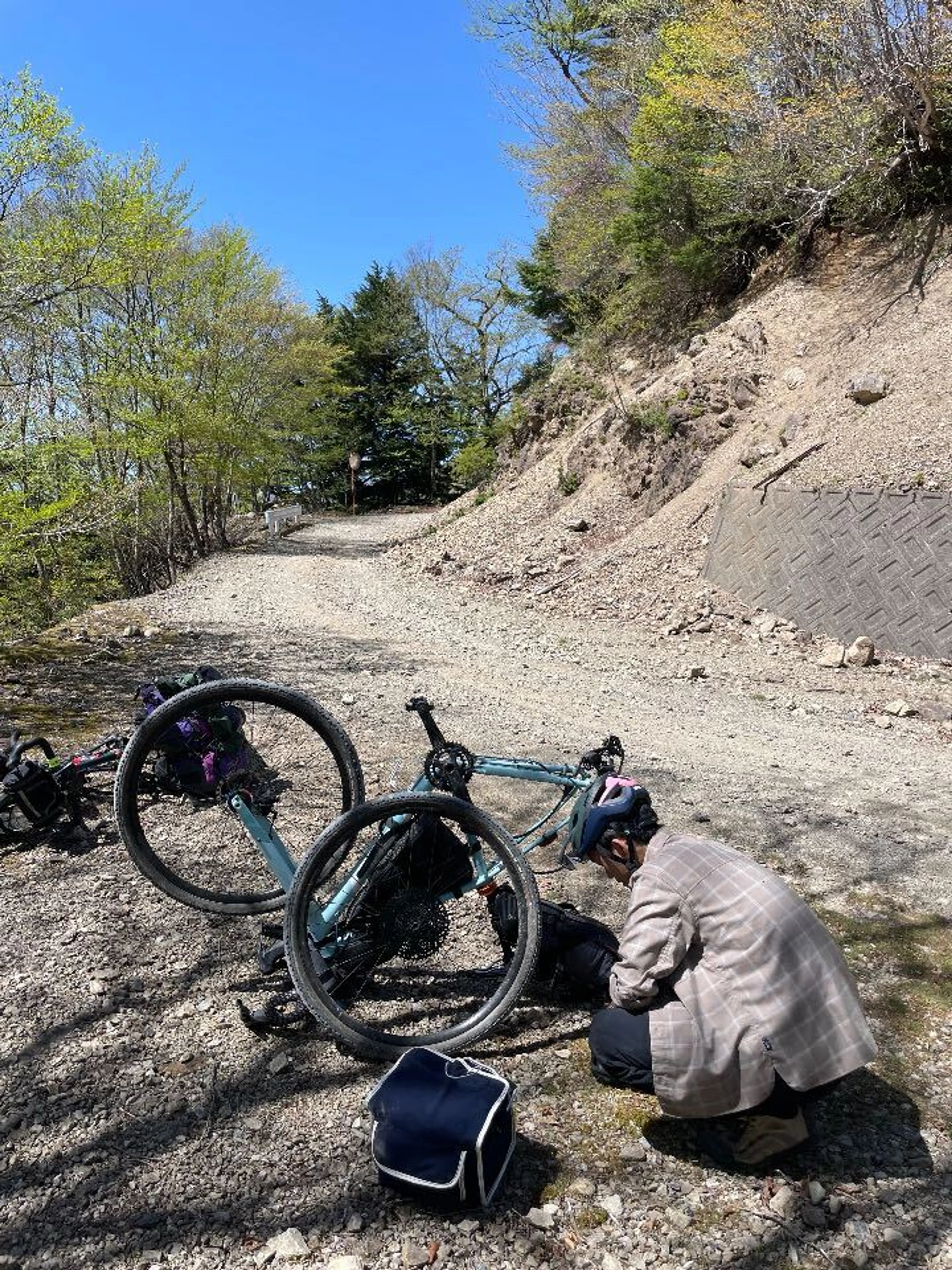 調子乗ってパンク&ハンガー折れ