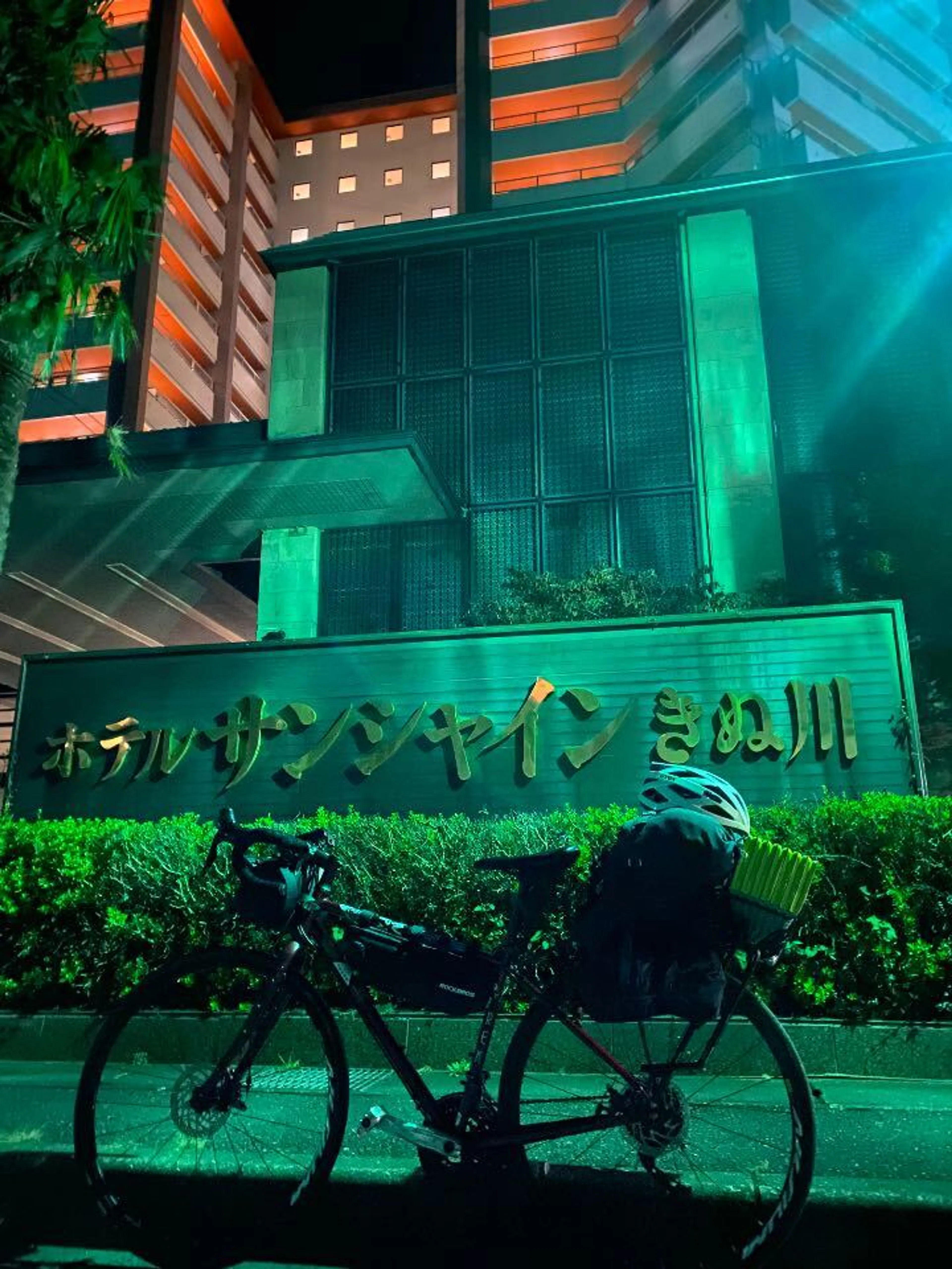 2日目、涙のバイキングブッチで5時発、ペヤングがいつもより塩辛い