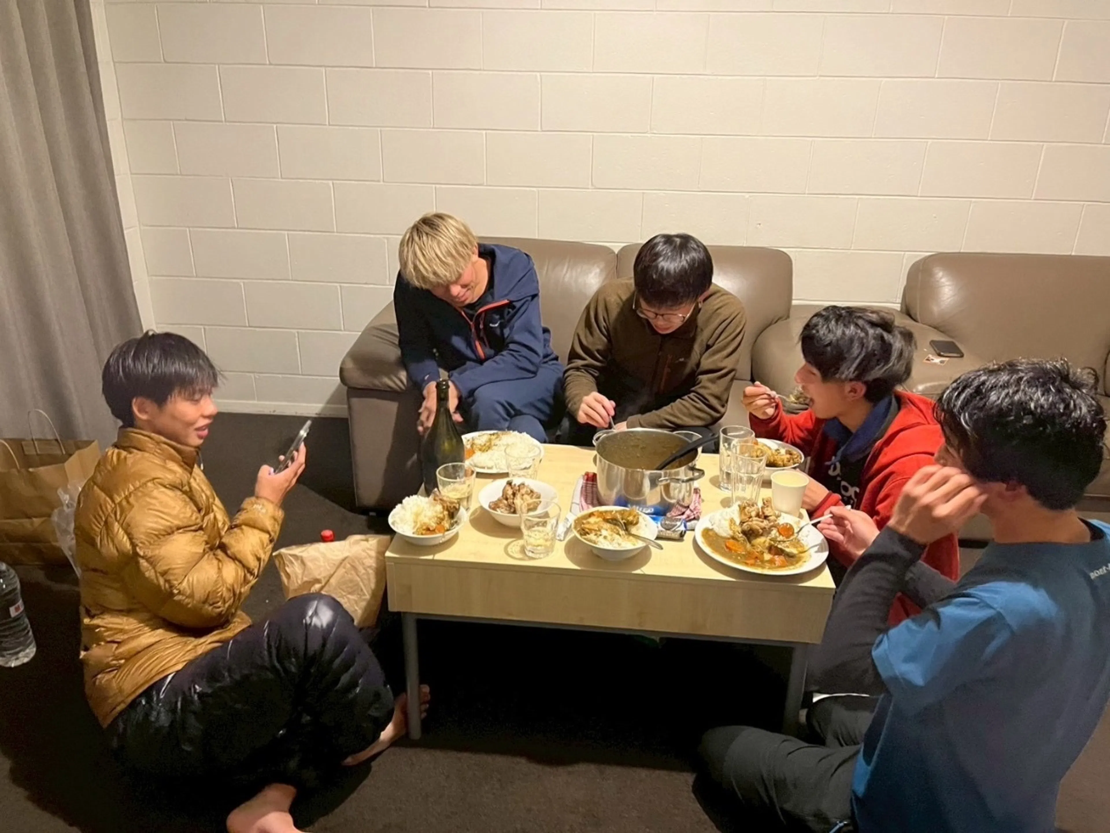 初日はカレーをクッキング