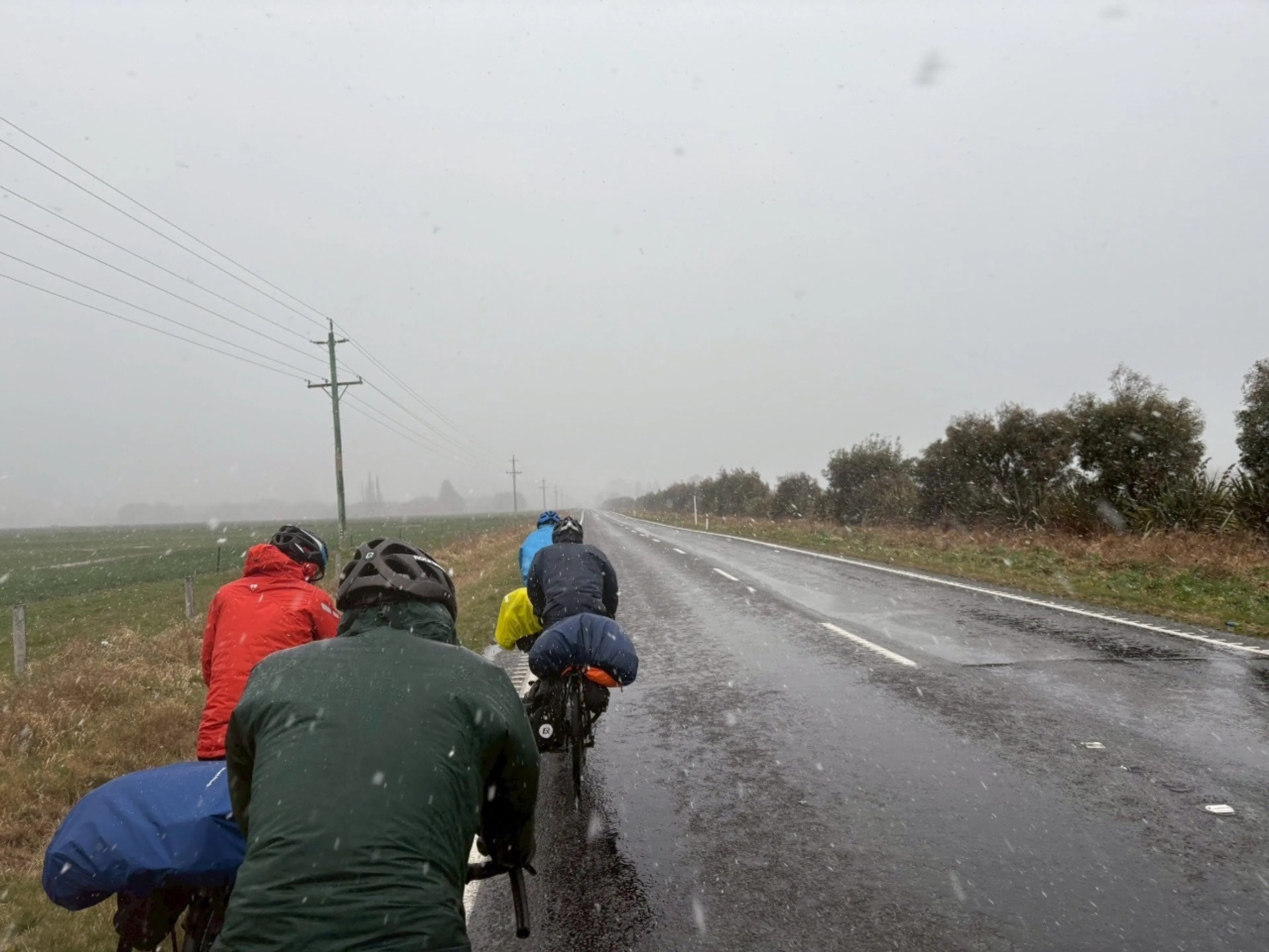 と思ったら雹が……顔が痛い！！