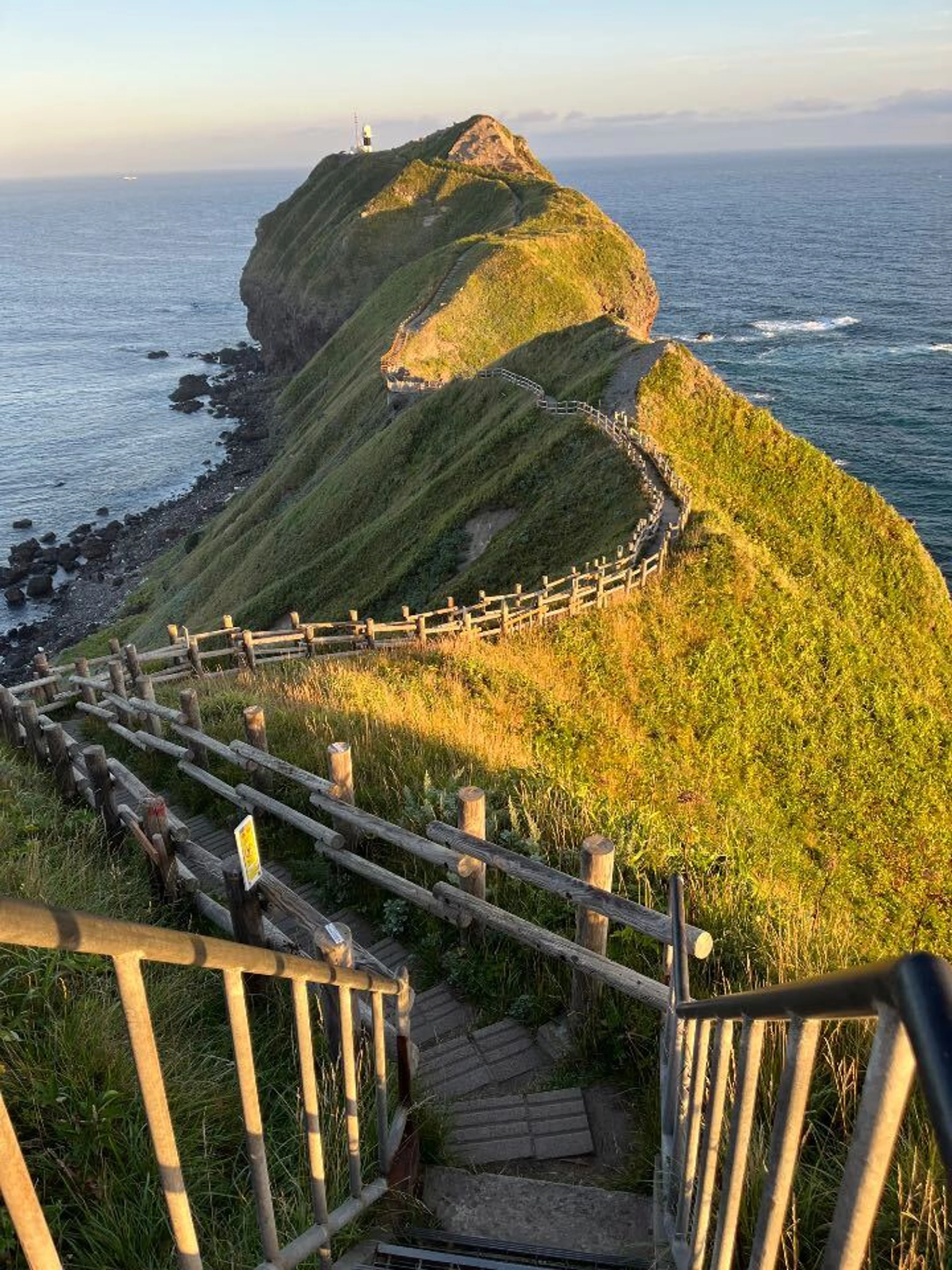 神聖な感じの神威岬
