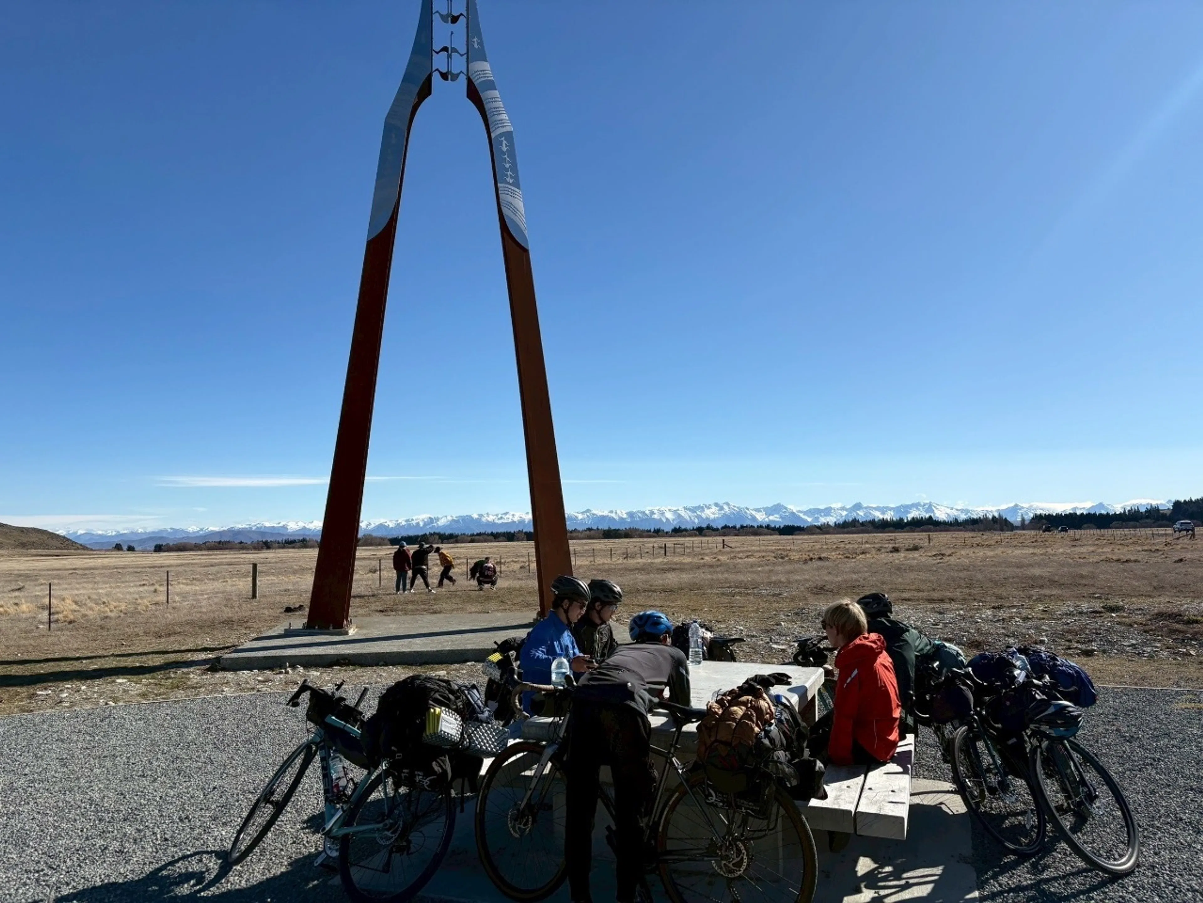 良さげなベンチがあると…