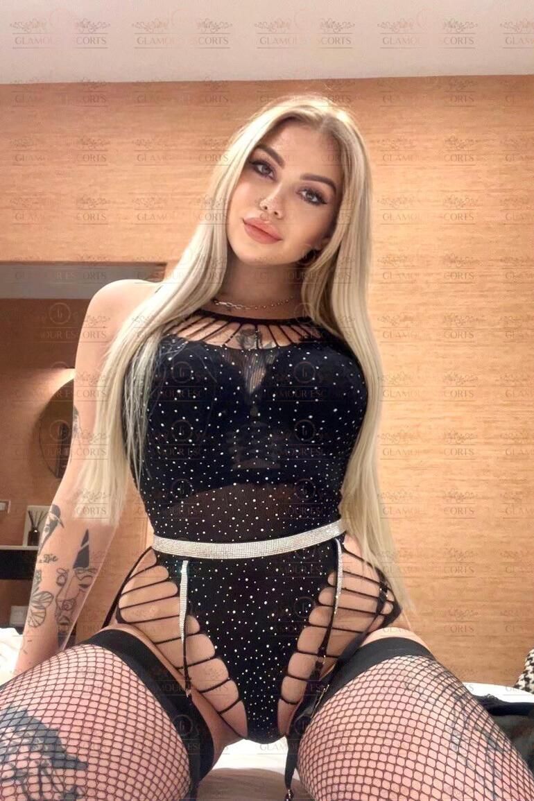 Anabella-escort-in-athens-city-tour-in-athens%20(1)_pL5ehc381.jpg