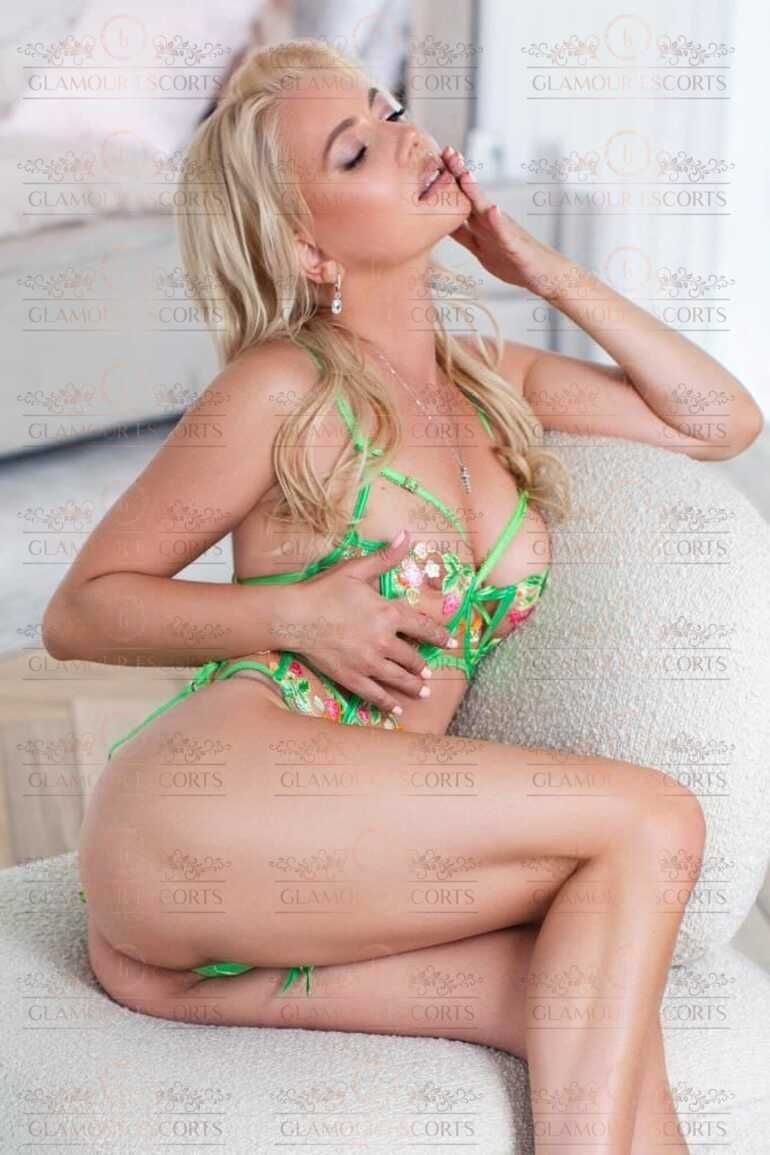 [Εικόνα: Angelika-escorts-in-athens-city-tours-in...2116061354]