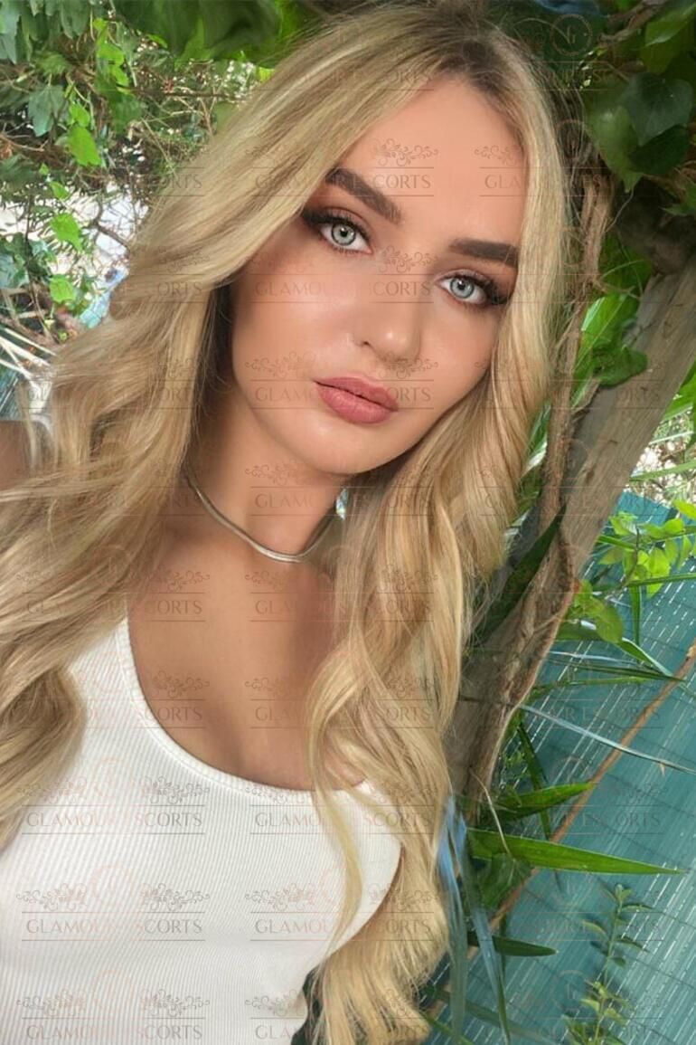 Darina-escort-in-athens-city-tour-in-athens-_1__t_2cB2vP8.jpg