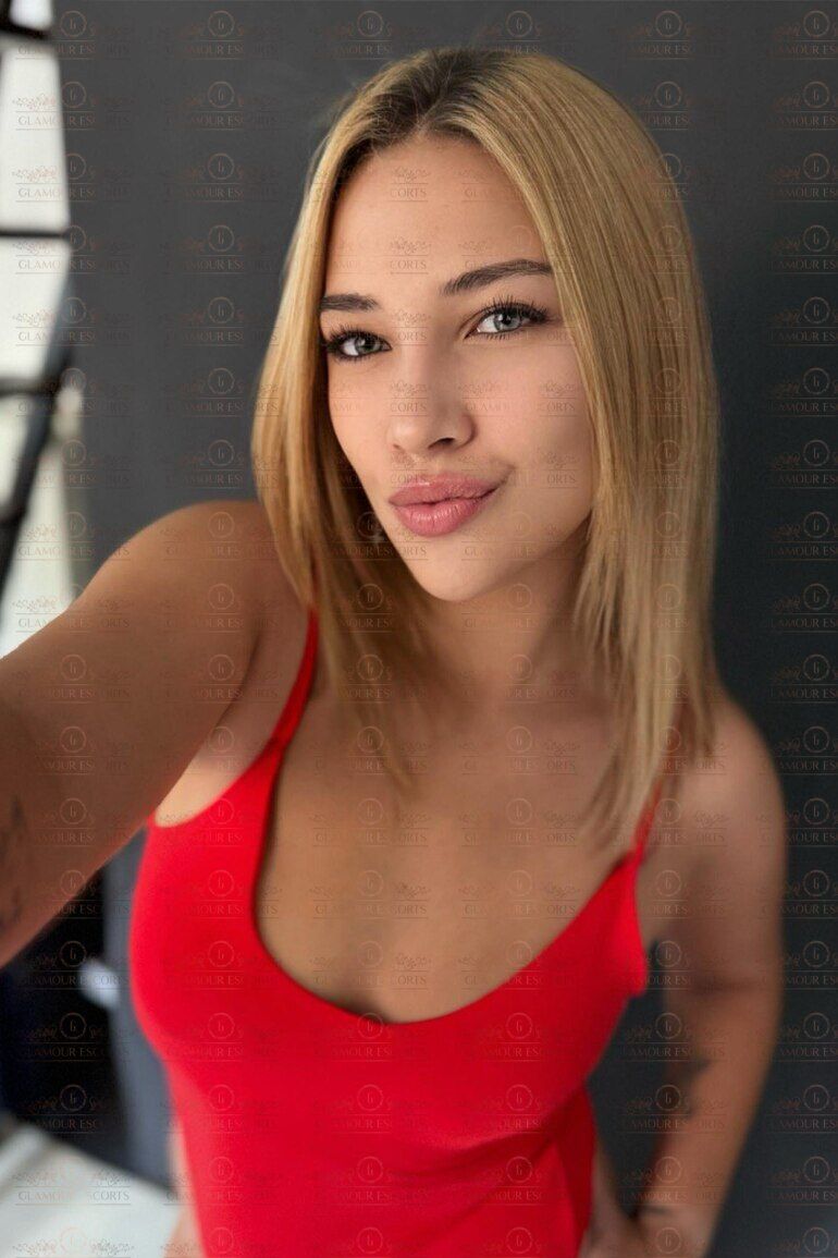 GlamourEscorts - Escort in Athens Kira