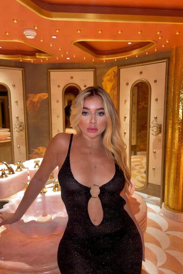 GlamourEscorts - Escort in Athens Maya