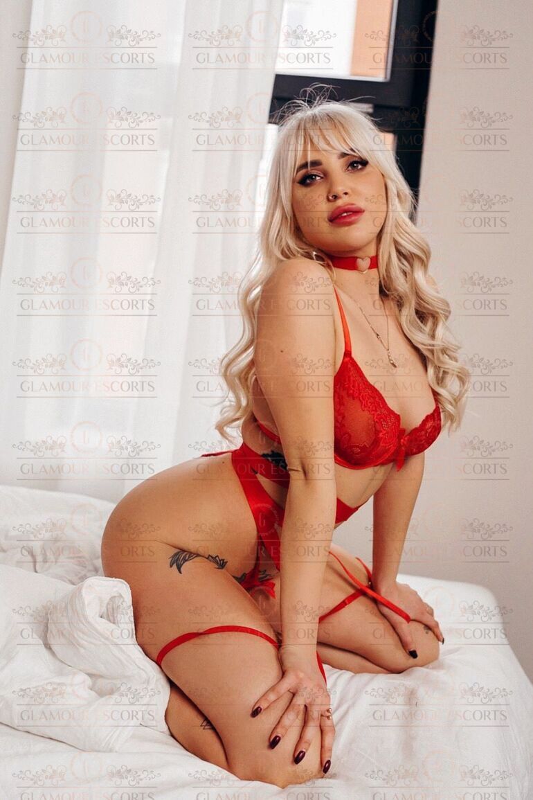 [Εικόνα: Tina-escorts-in-athens-city-tour-in-athe...1077197395]