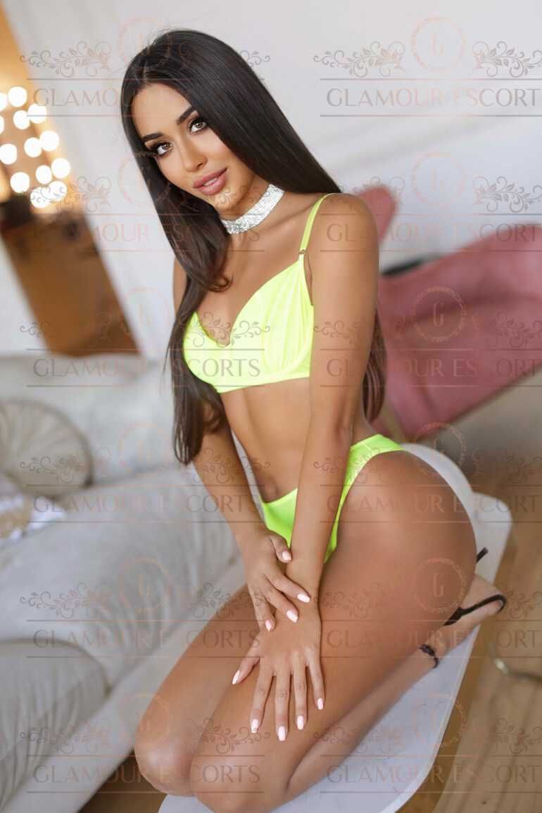 Veronika-escort-in-athens-city-tour-in-athens-3_ib6gek6bt.jpg