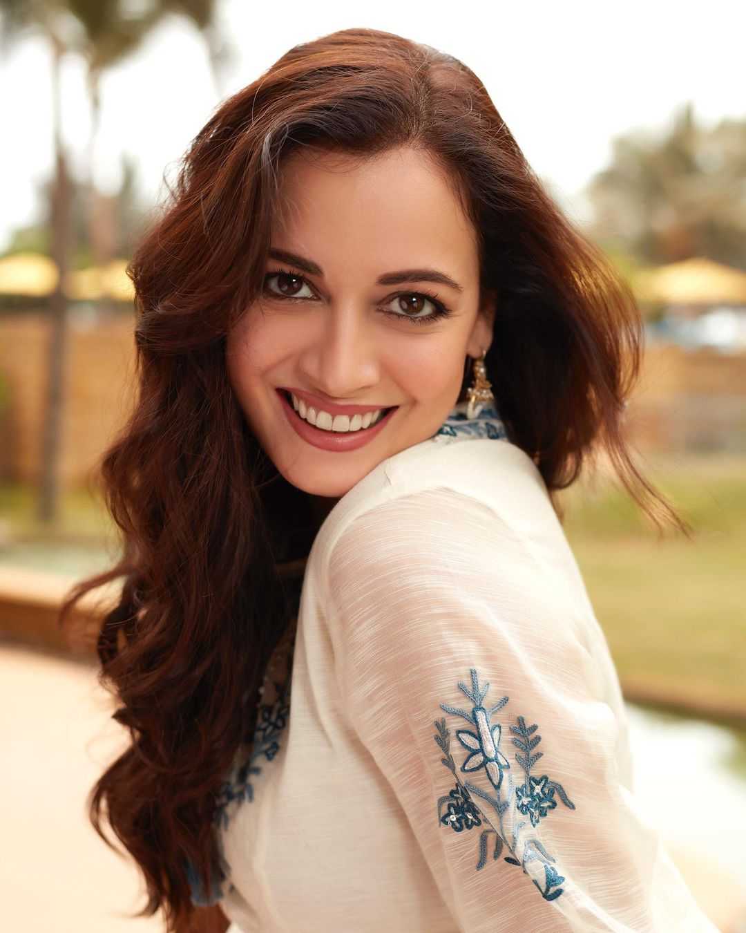 dia mirza ahmed mirza