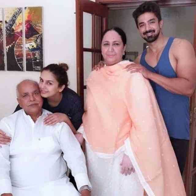 Huma Qureshi’s Family Tring