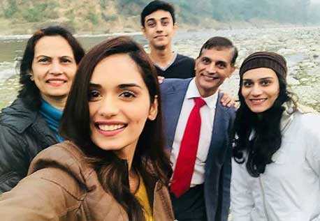 Manushi Chhillar With Family