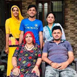 Ravi Bishnoi’s Family and Childhood Tring