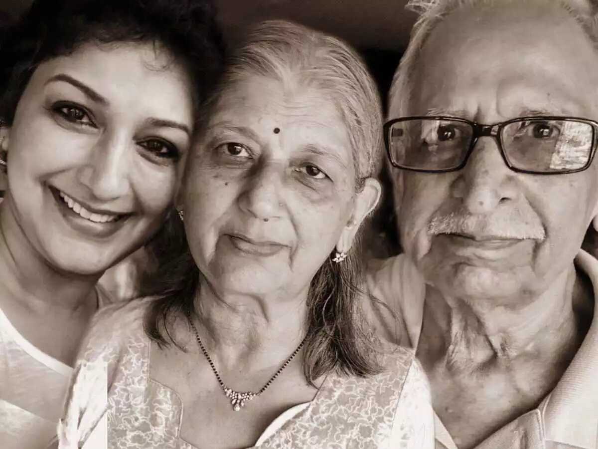 Sonali Bendre’s Family