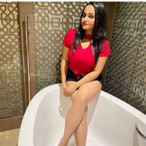 Aliya Naaz Biography Boyfriend Net worth Facts