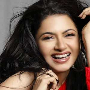 Bhagyashree Biography Tring