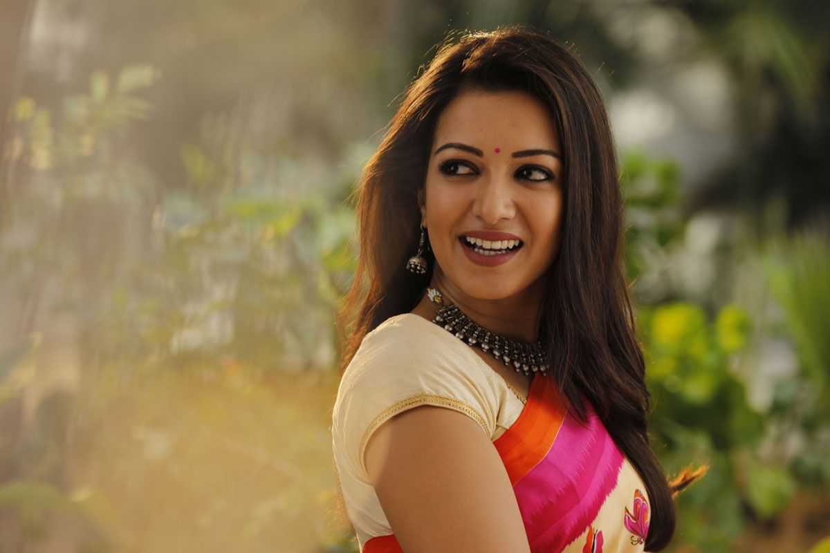 Catherine Tresa’s Bio