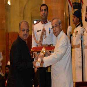 Dilip Shanghvi’s Awards and Honours Tring