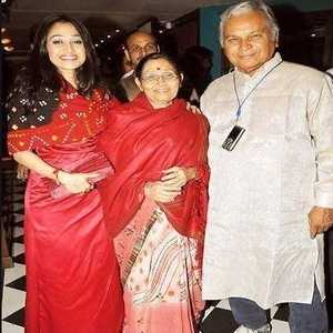 Disha Vakani’s Family Tring